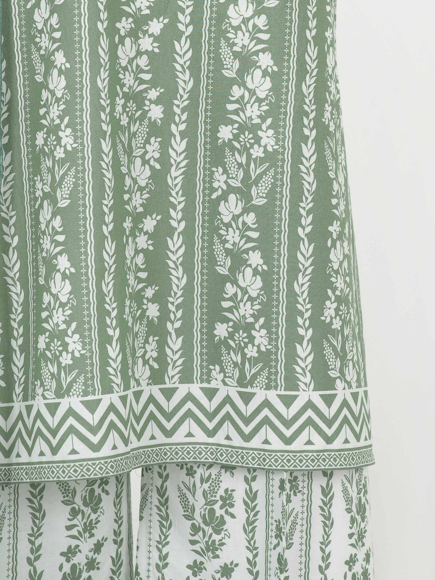 3 Piece Lawn Suit- Printed (Unstitched)