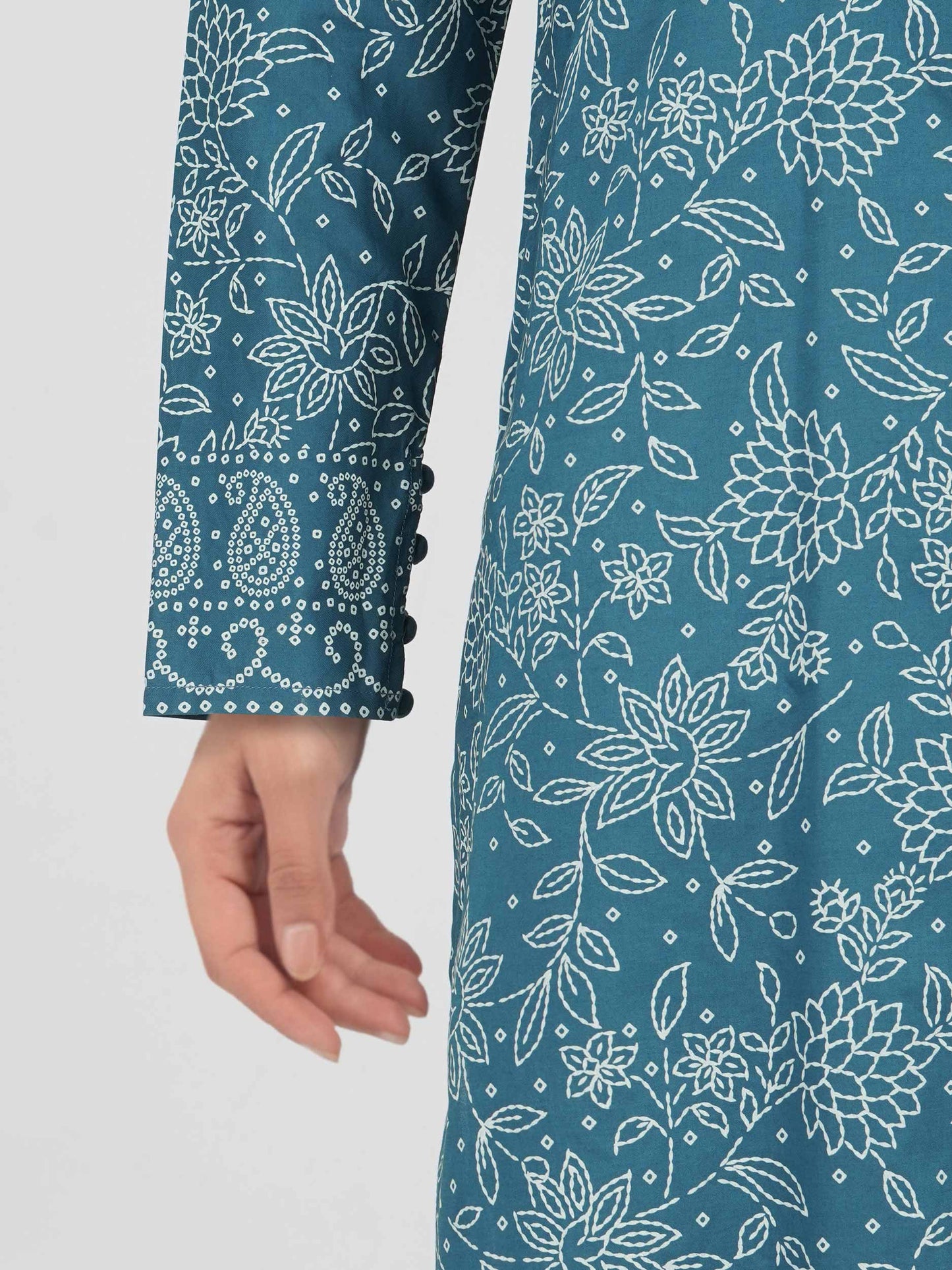 2 Piece Lawn Suit (Unstitched) COLOR ISSUE