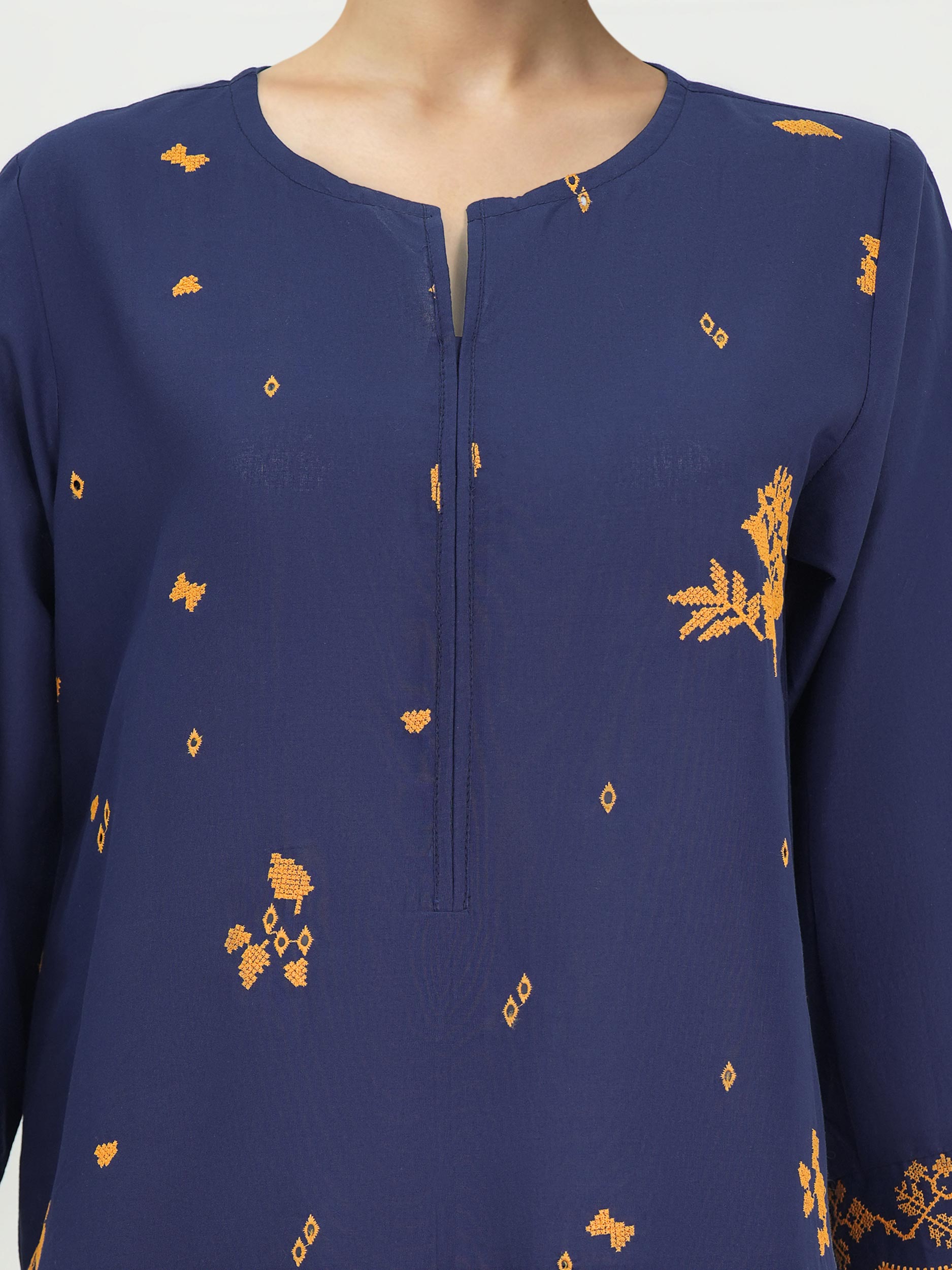 2 Piece Lawn Suit- Embroidered (Unstitched)