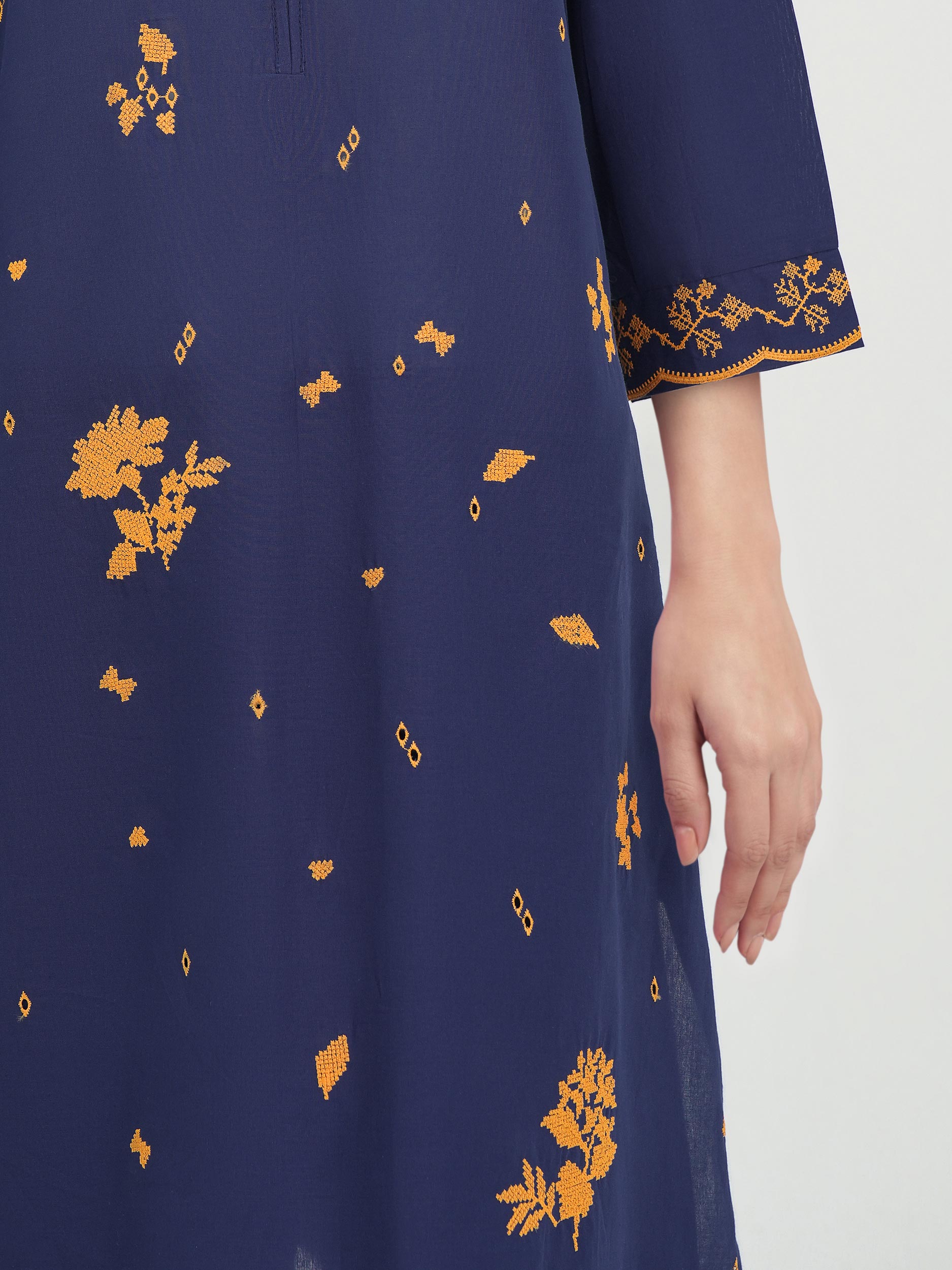 2 Piece Lawn Suit- Embroidered (Unstitched)