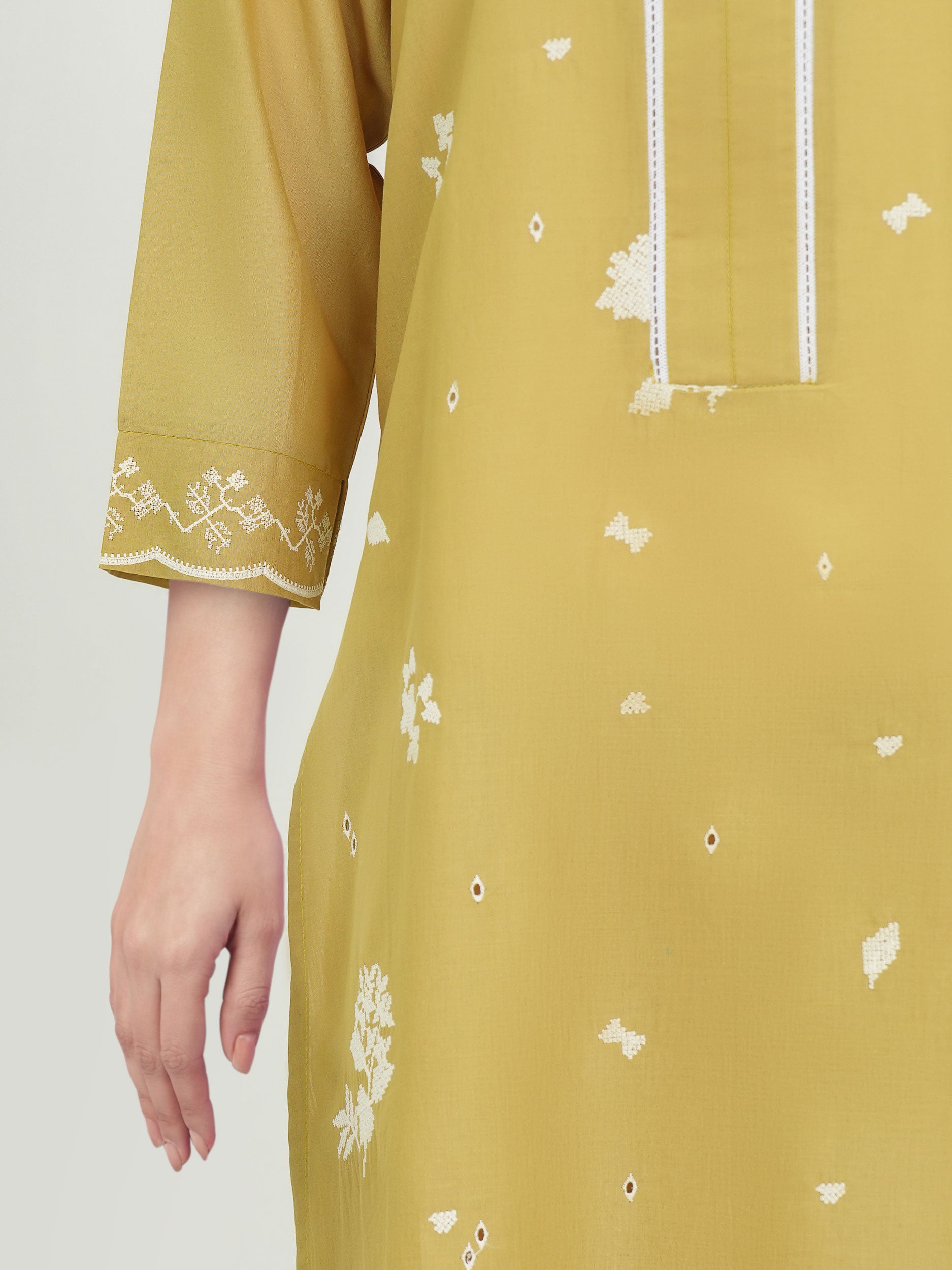 2 Piece Lawn Suit- Embroidered (Unstitched)