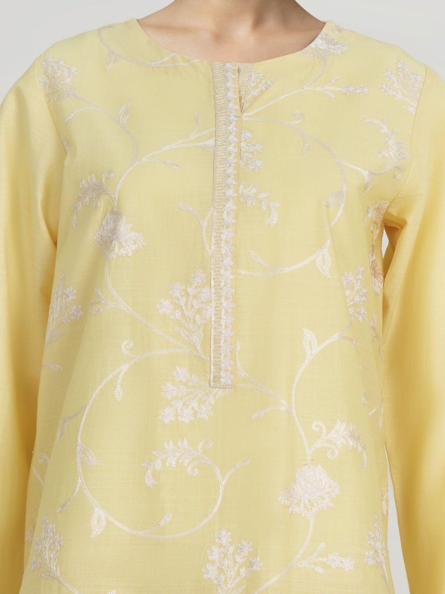 3 Piece Lawn Suit- Embroidered (Unstitched)   PRICE ISSUE