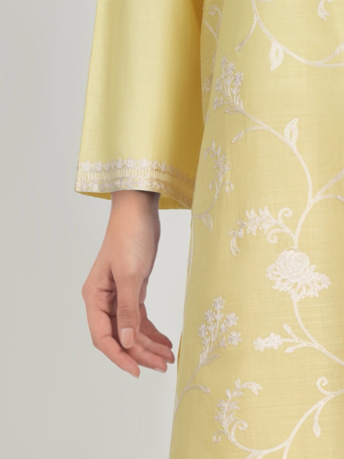 3 Piece Lawn Suit- Embroidered (Unstitched)   PRICE ISSUE