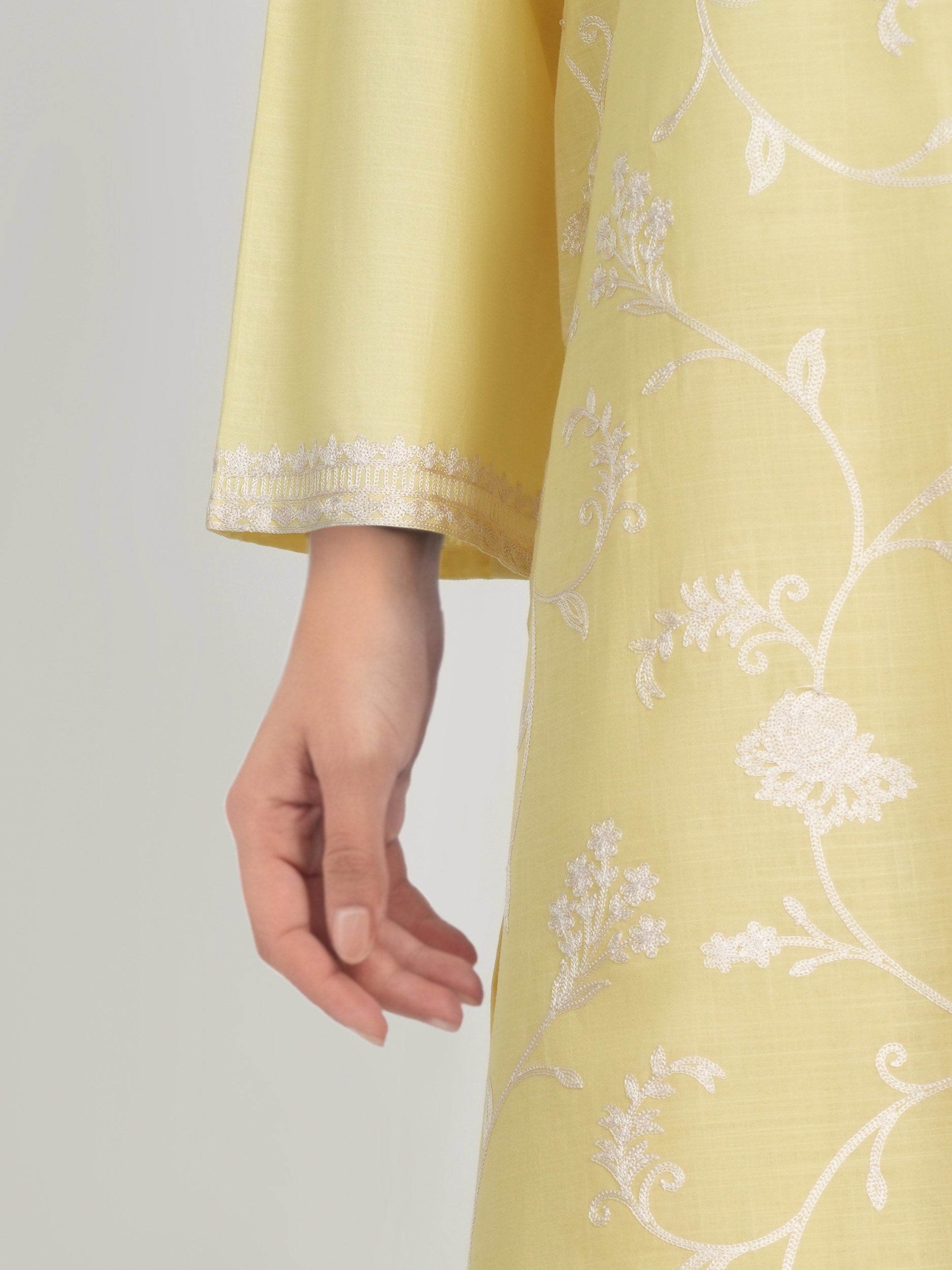 3 Piece Lawn Suit- Embroidered (Unstitched)   PRICE ISSUE