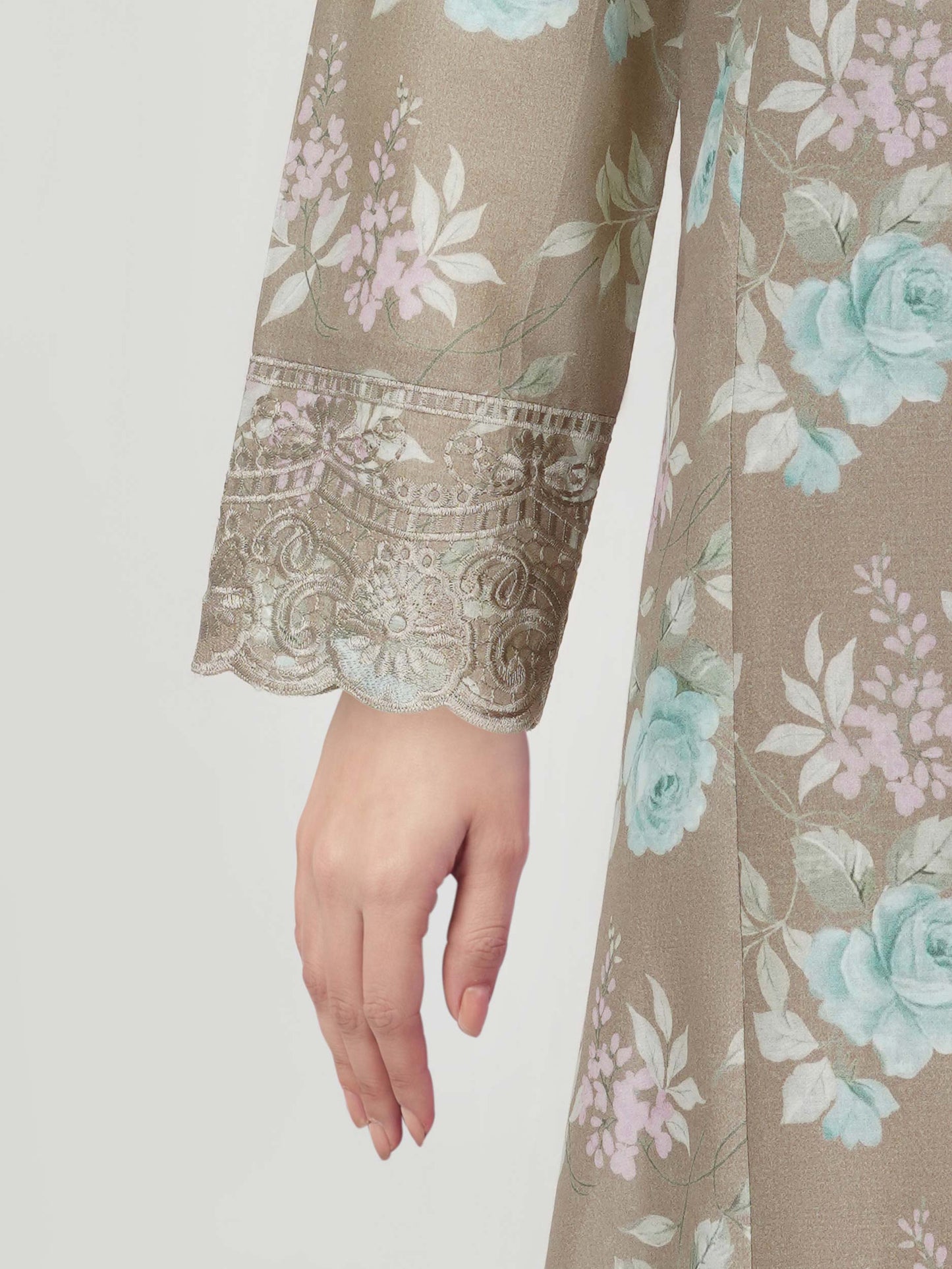 3 Piece Lawn Suit- Embroidered (Unstitched)