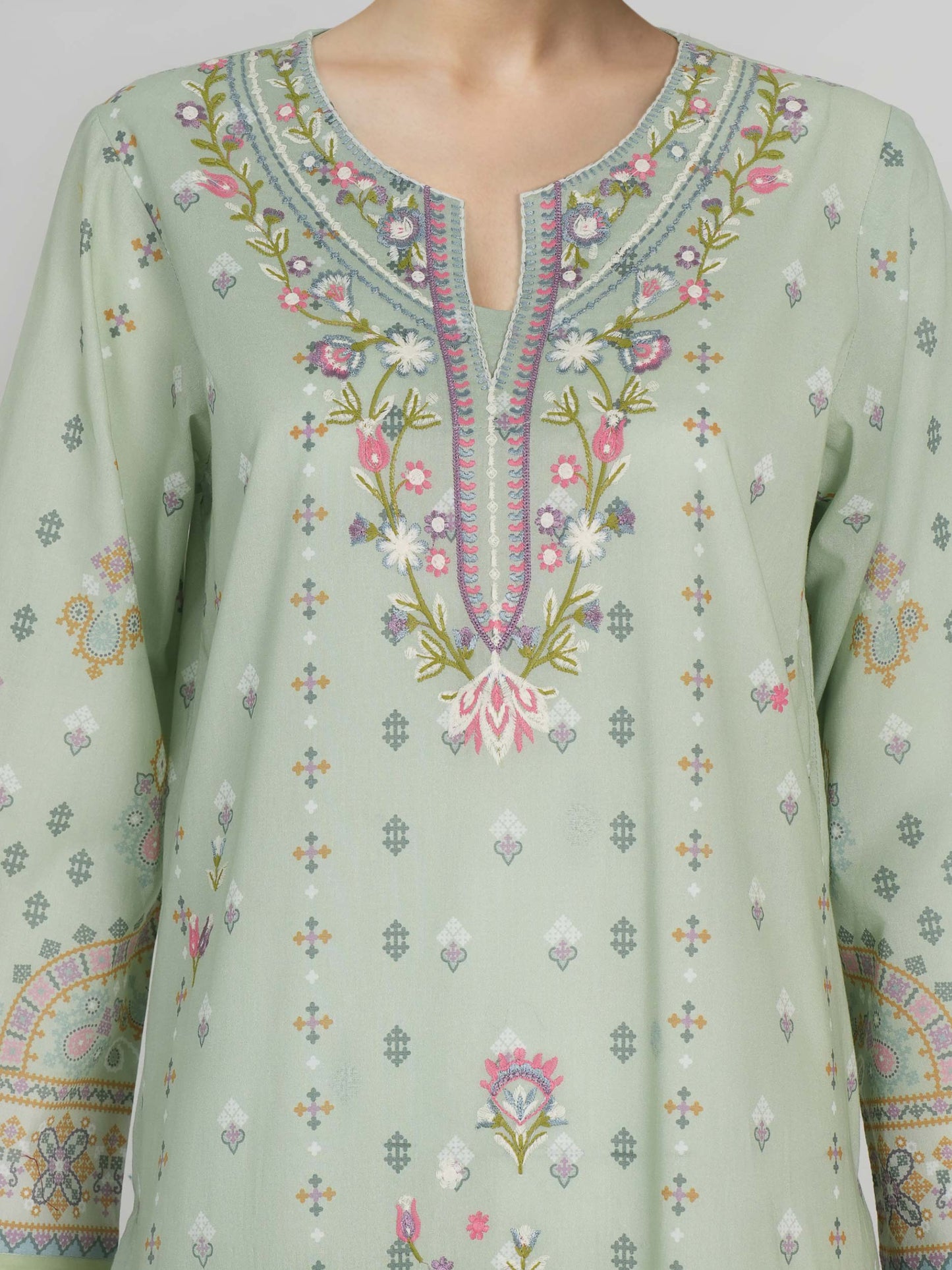 3 Piece Lawn Suit- Embroidered (Unstitched)