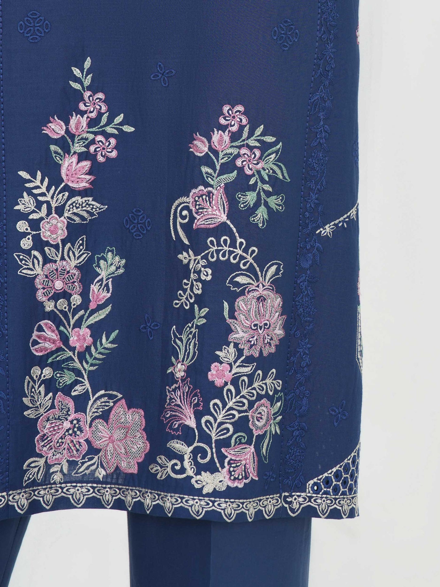3 Piece Lawn Suit- Embroidered (Unstitched)