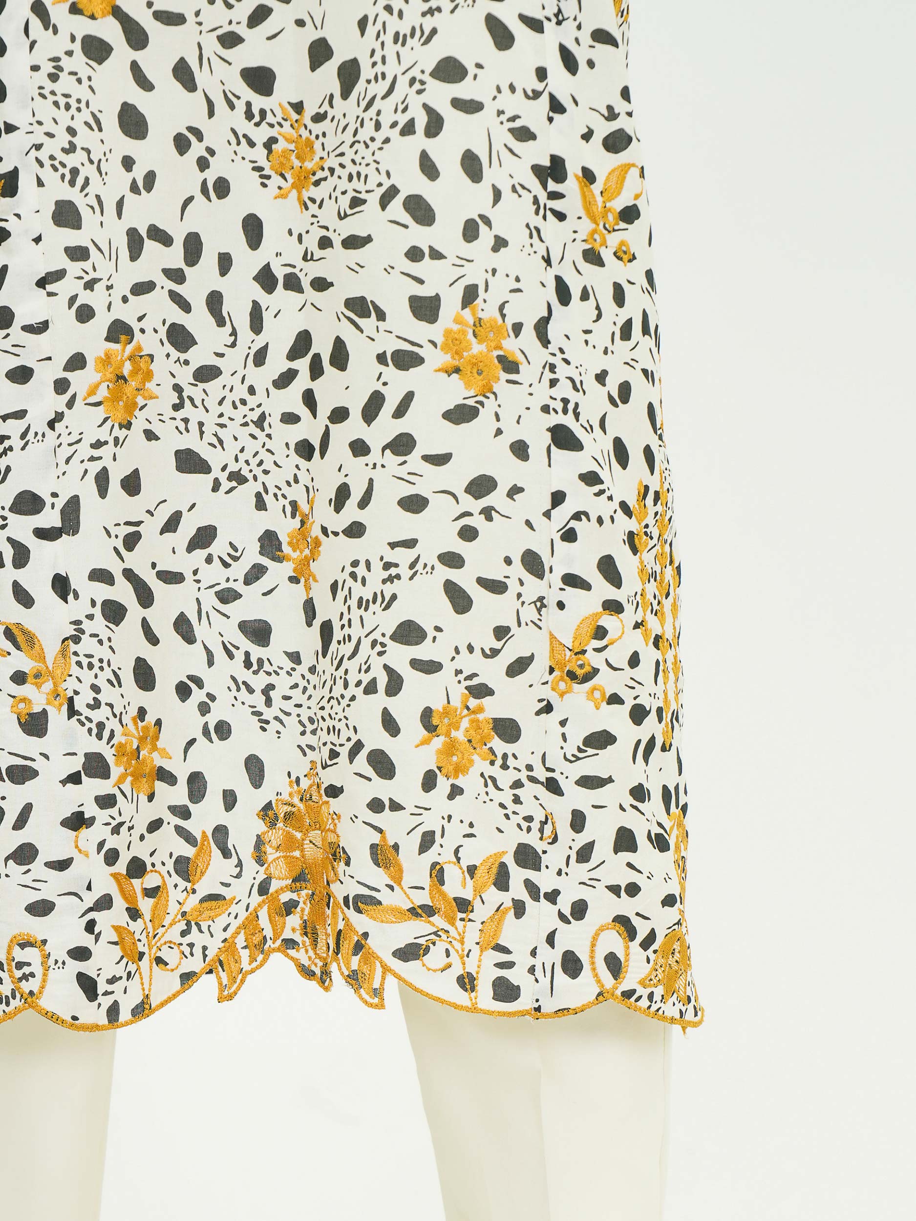 3 Piece Lawn Suit-Embroidered (Unstitched)