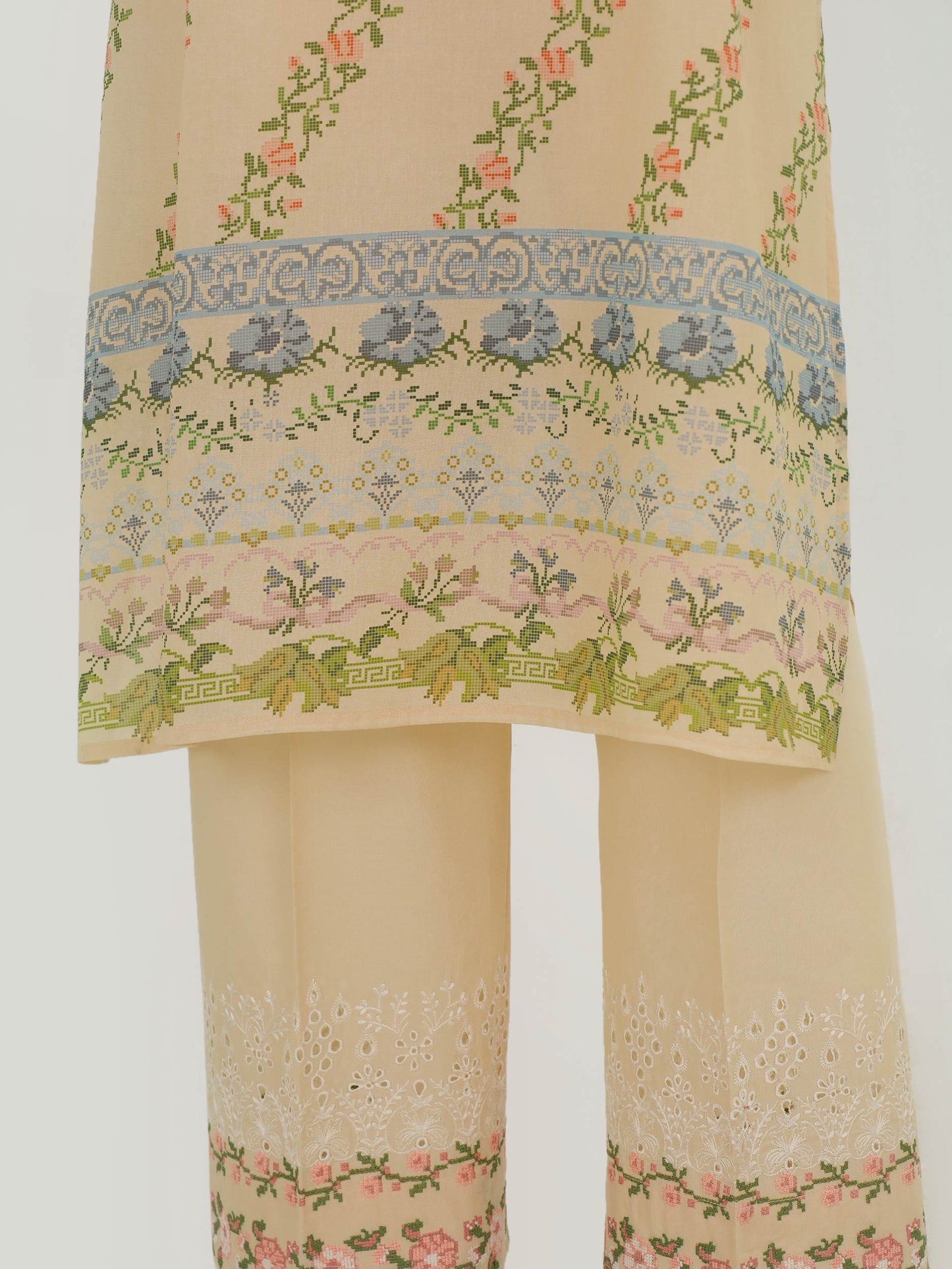 3 Piece Lawn Suit- Embroidered (Unstitched)
