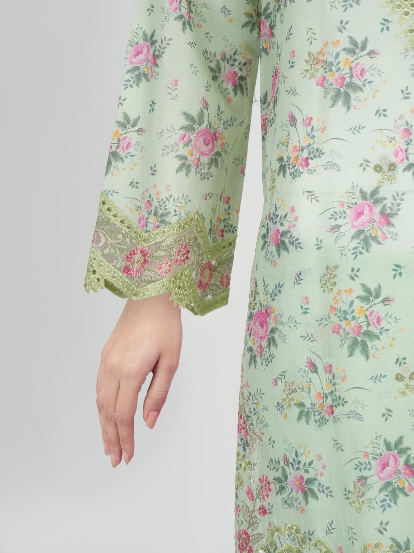 3 Piece Lawn Suit- Embroidered (Unstitched)