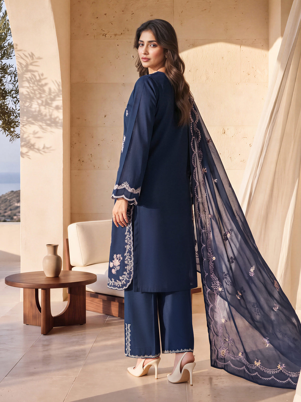 3 Piece Khaddar Suit- Embroidered (Unstitched)