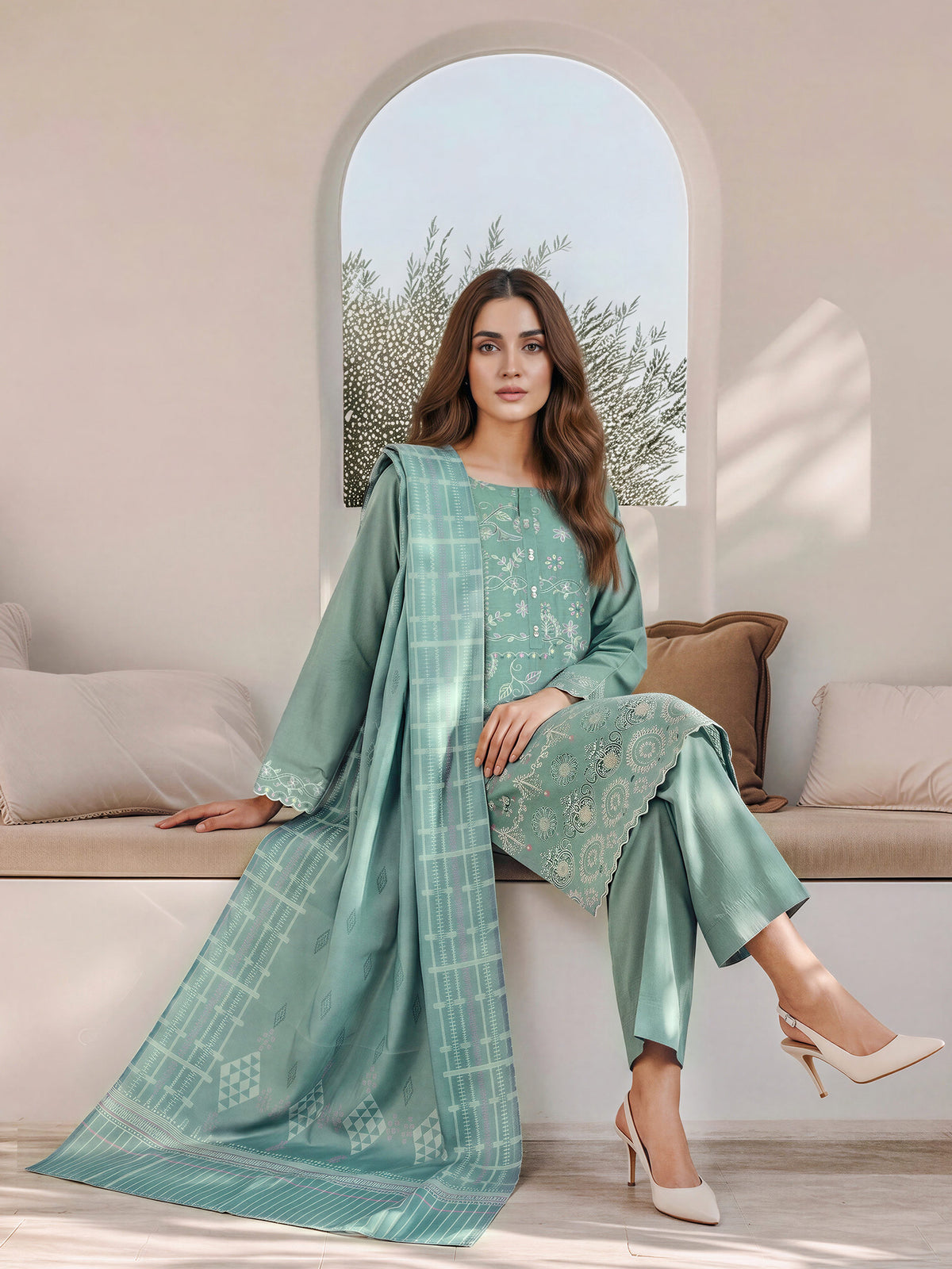 3 Piece Khaddar Suit- Embroidered (Unstitched)