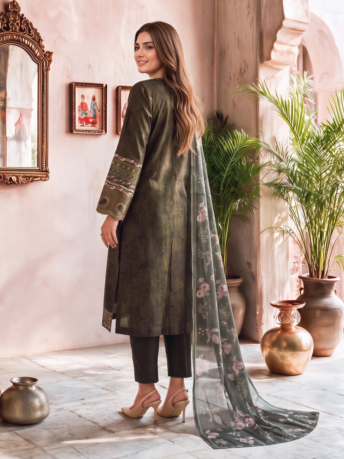 3 Piece Khaddar Suit- Embroidered (Unstitched)