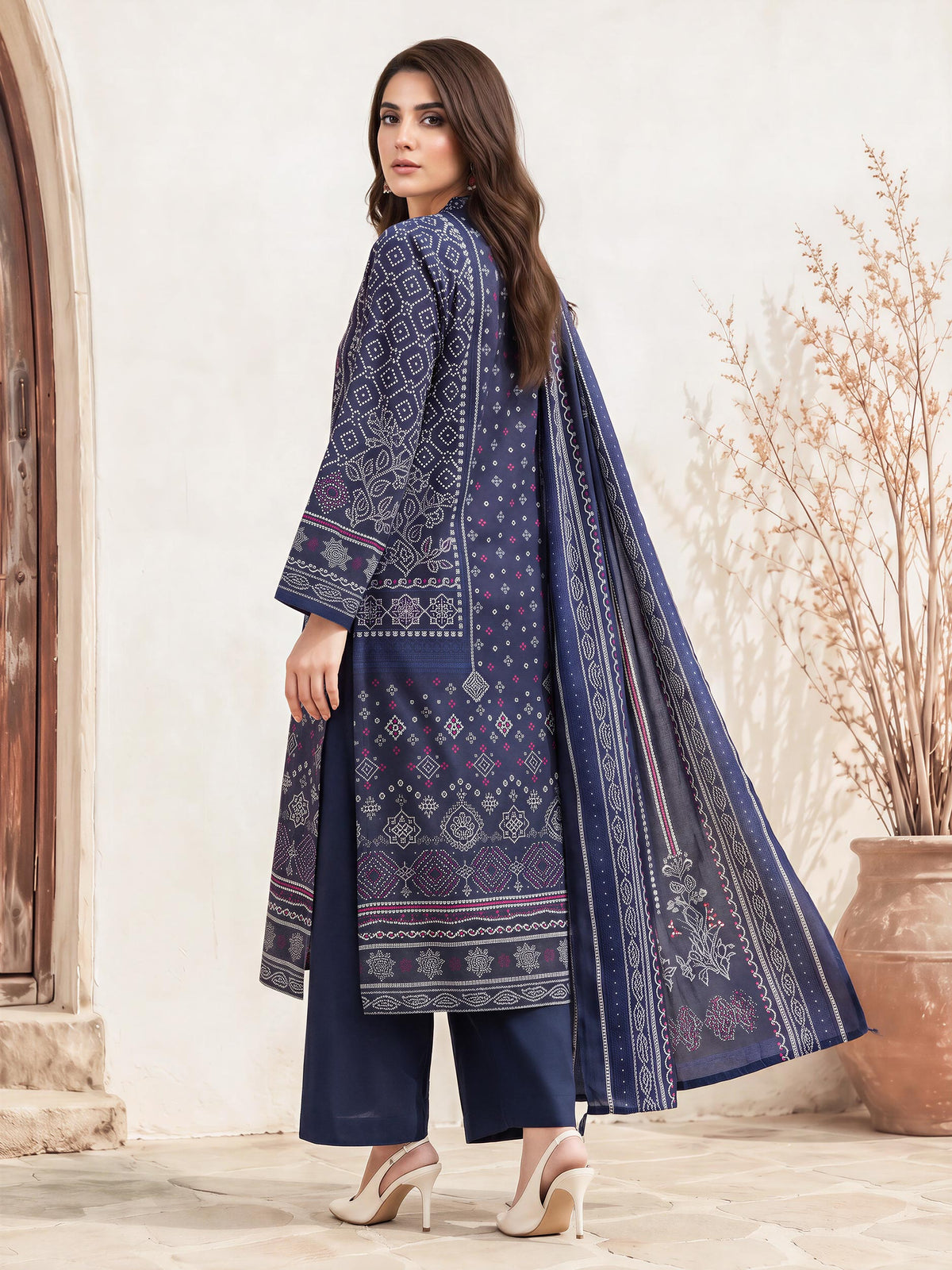 3 Piece Viscose Cotton Khaddar Suit (Unstitched)