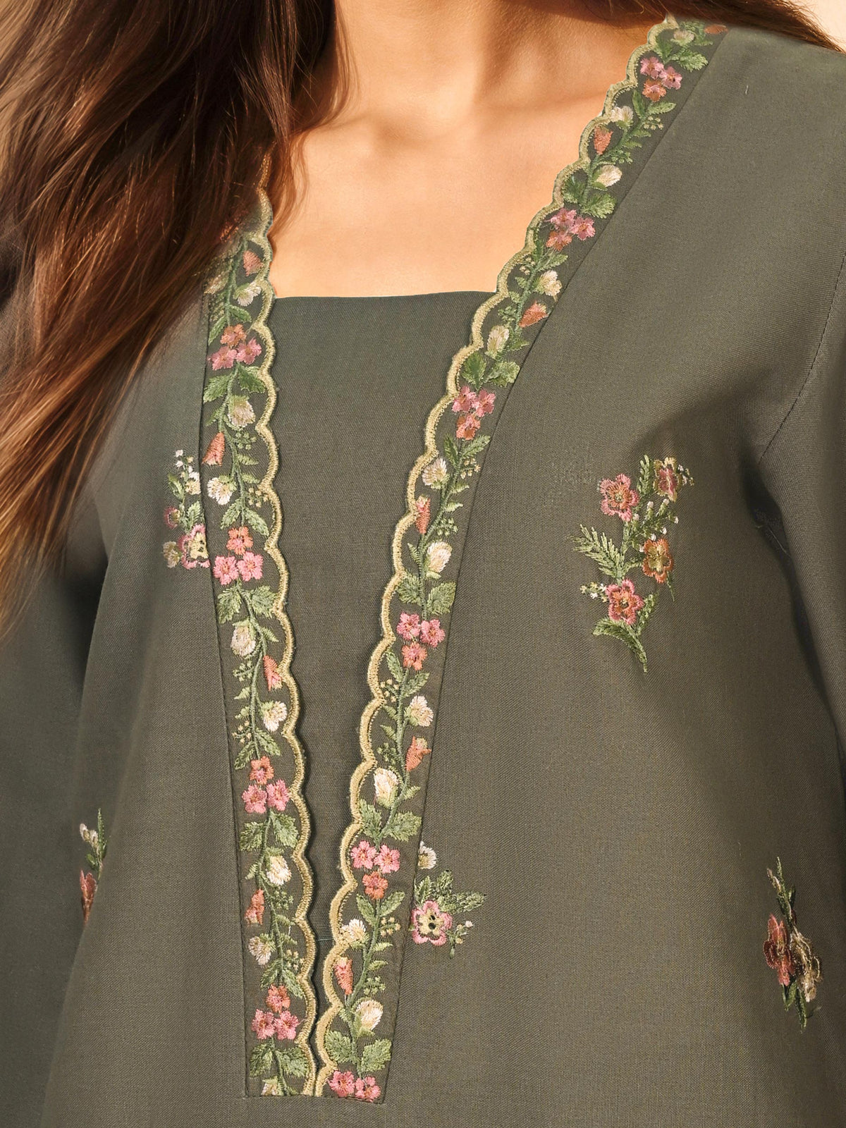 3 Piece Khaddar Suit- Embroidered (Unstitched)
