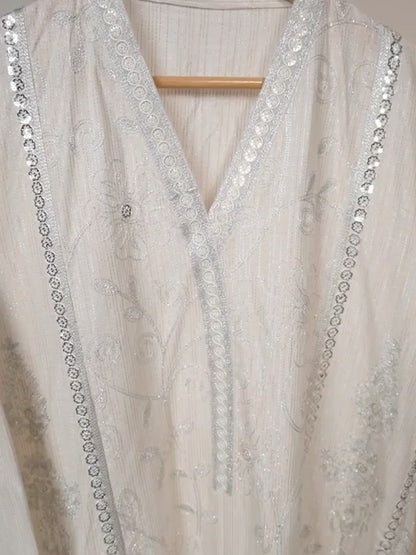 3 Piece Lawn Suit- Embroidered (Unstitched)