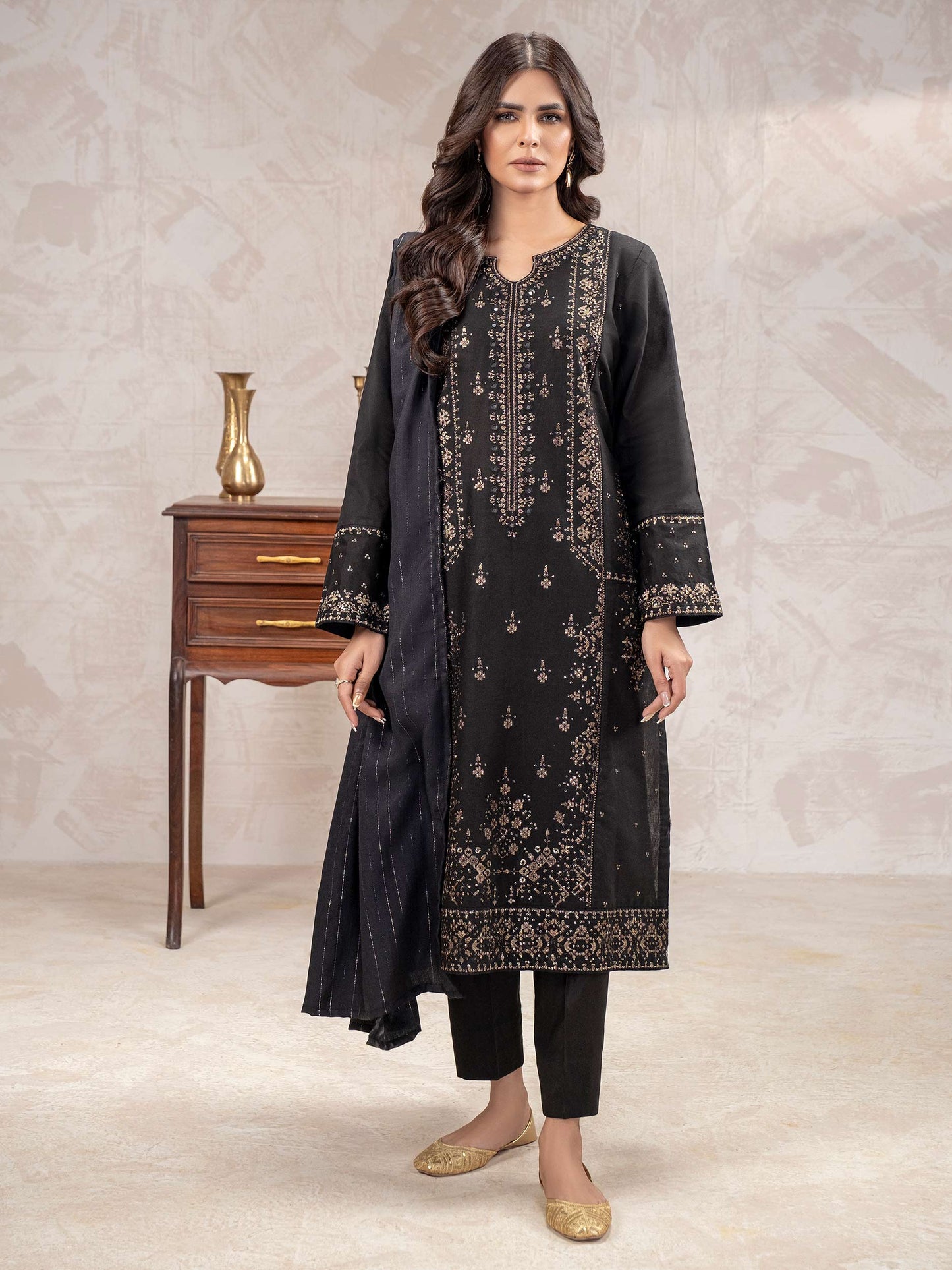 3 Piece Khaddar Suit-Embroidered (Unstitched)