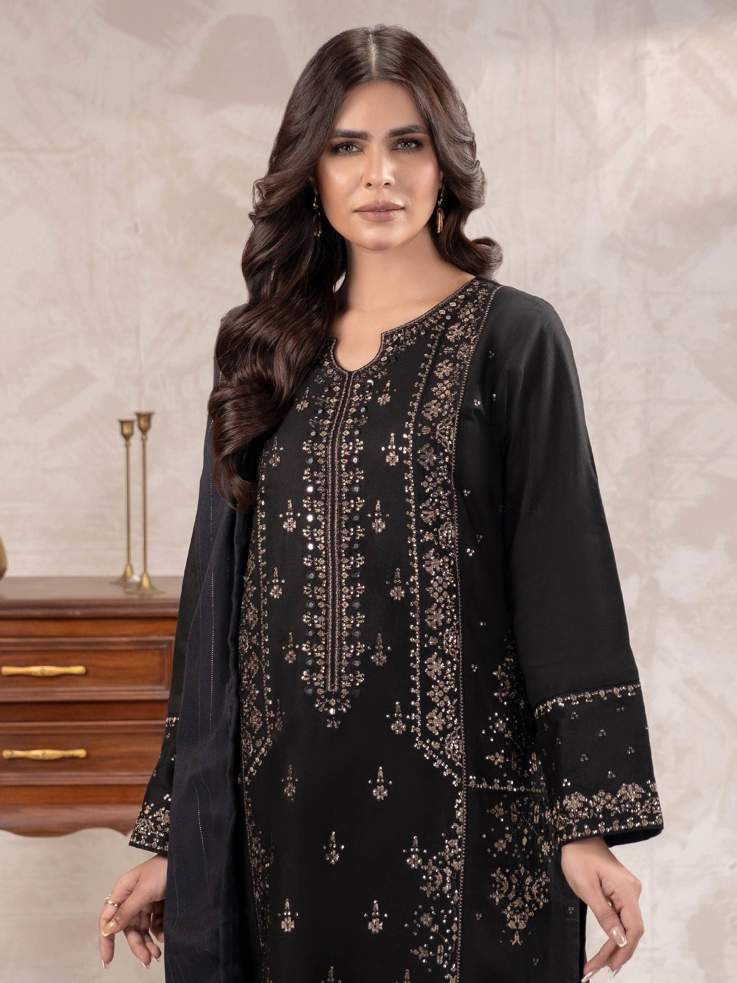 3 Piece Khaddar Suit-Embroidered (Unstitched)