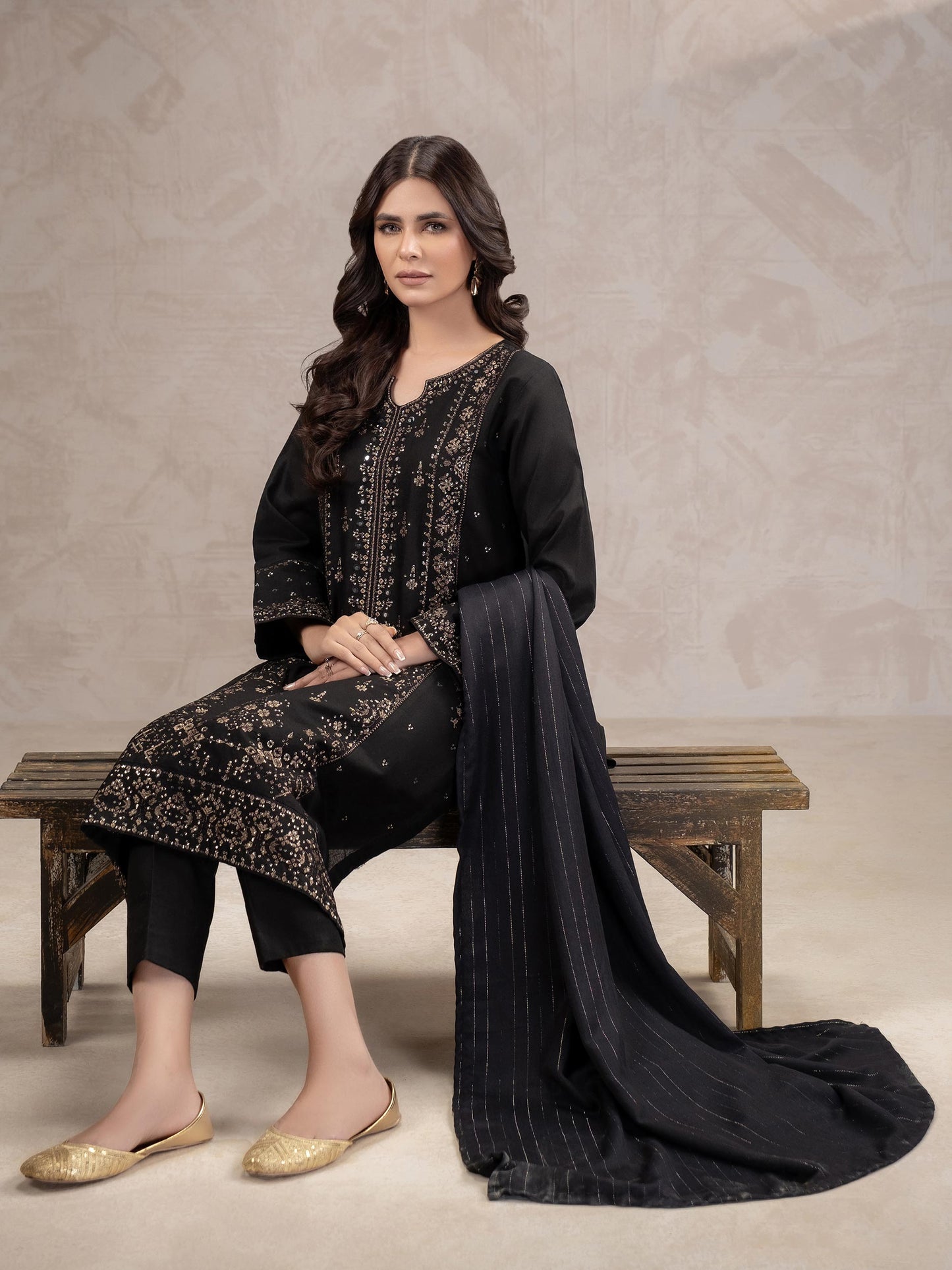 3 Piece Khaddar Suit-Embroidered (Unstitched)