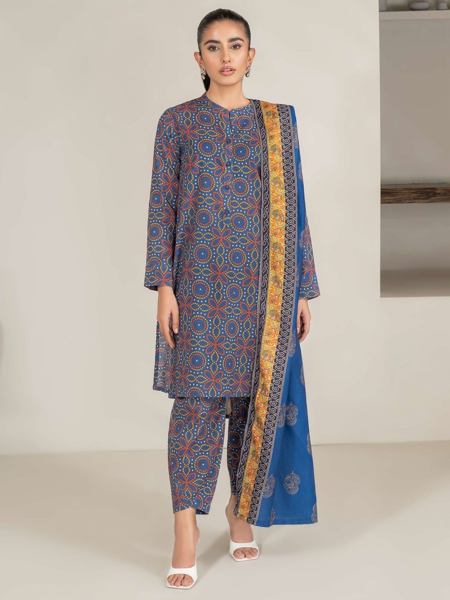 3 Piece Khaddar Suit-Printed (Unstitched)