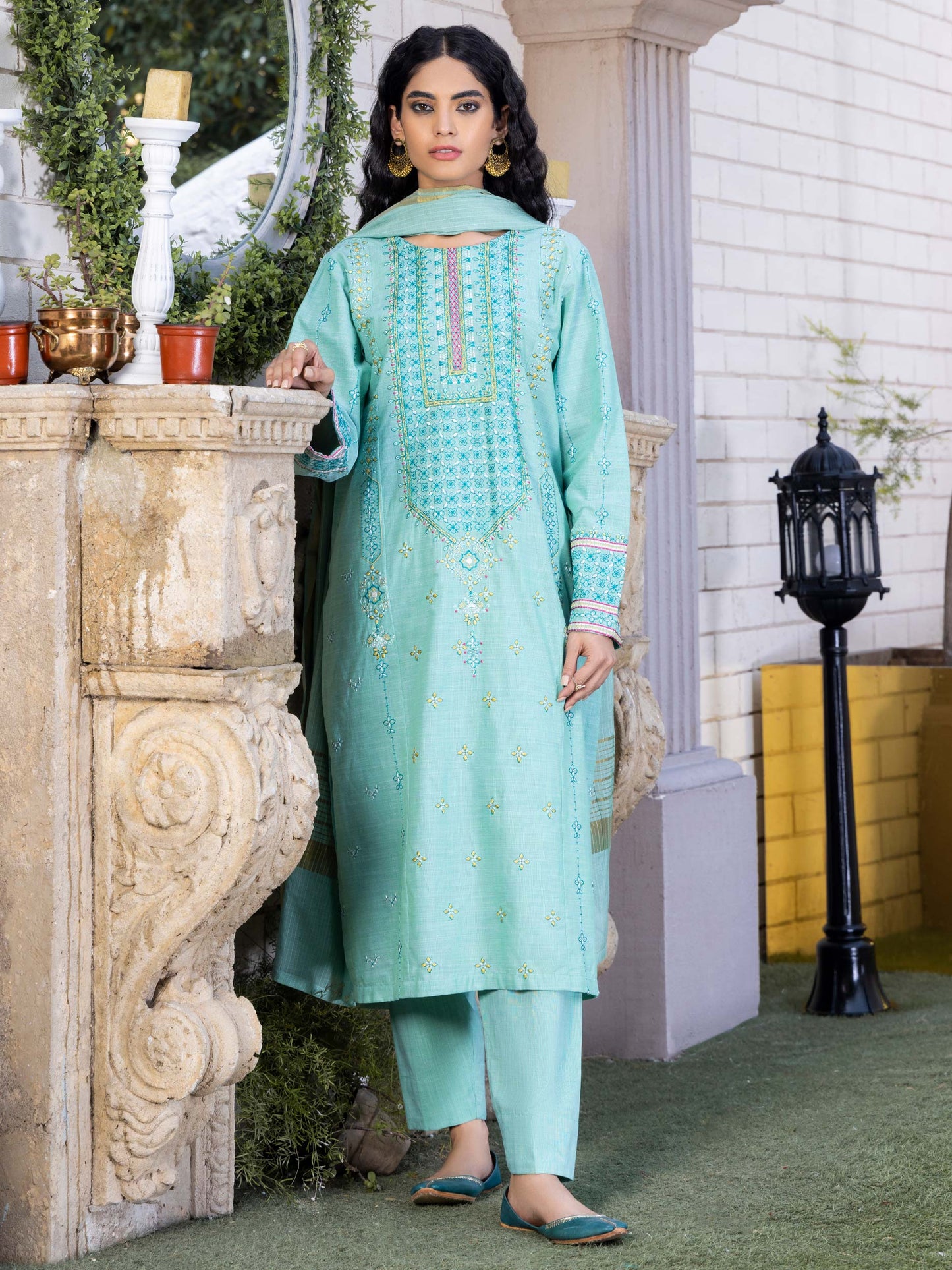 3 Piece Yarn Dyed Suit-Embroidered (Pret)