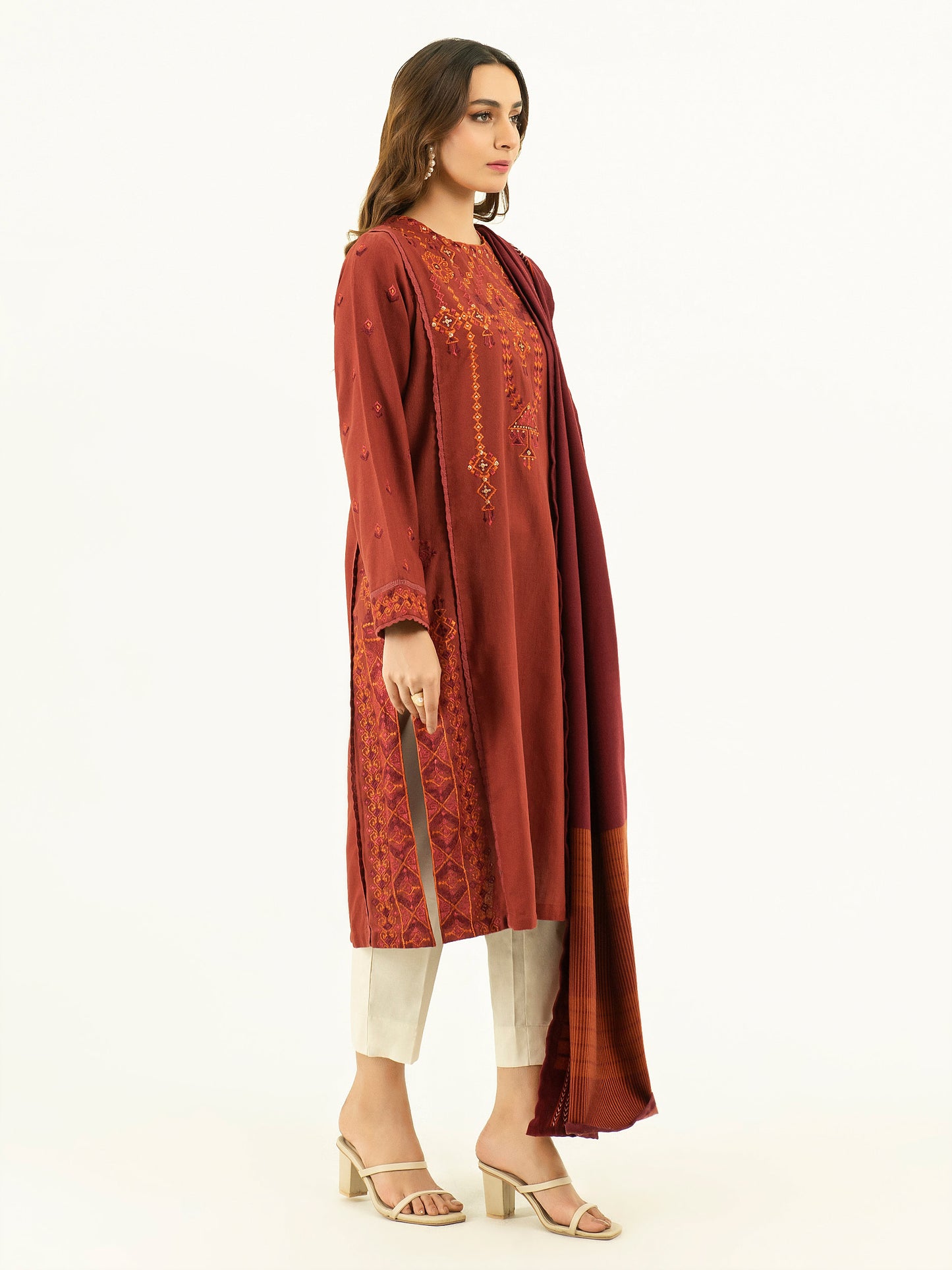 2 Piece Khaddar Suit-Embroidered (Pret)