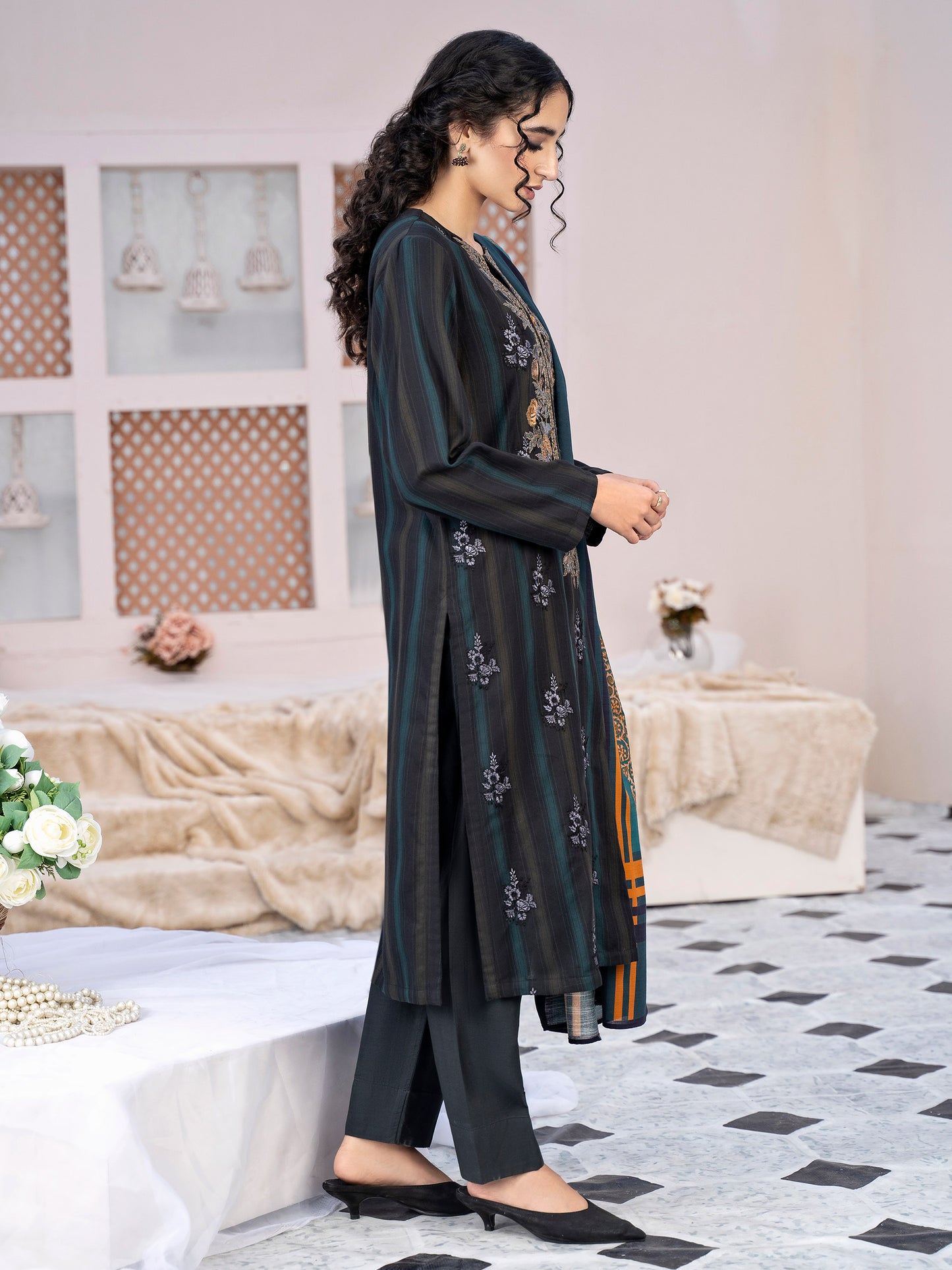 2 Piece Embroidered Yarn Dyed Suit