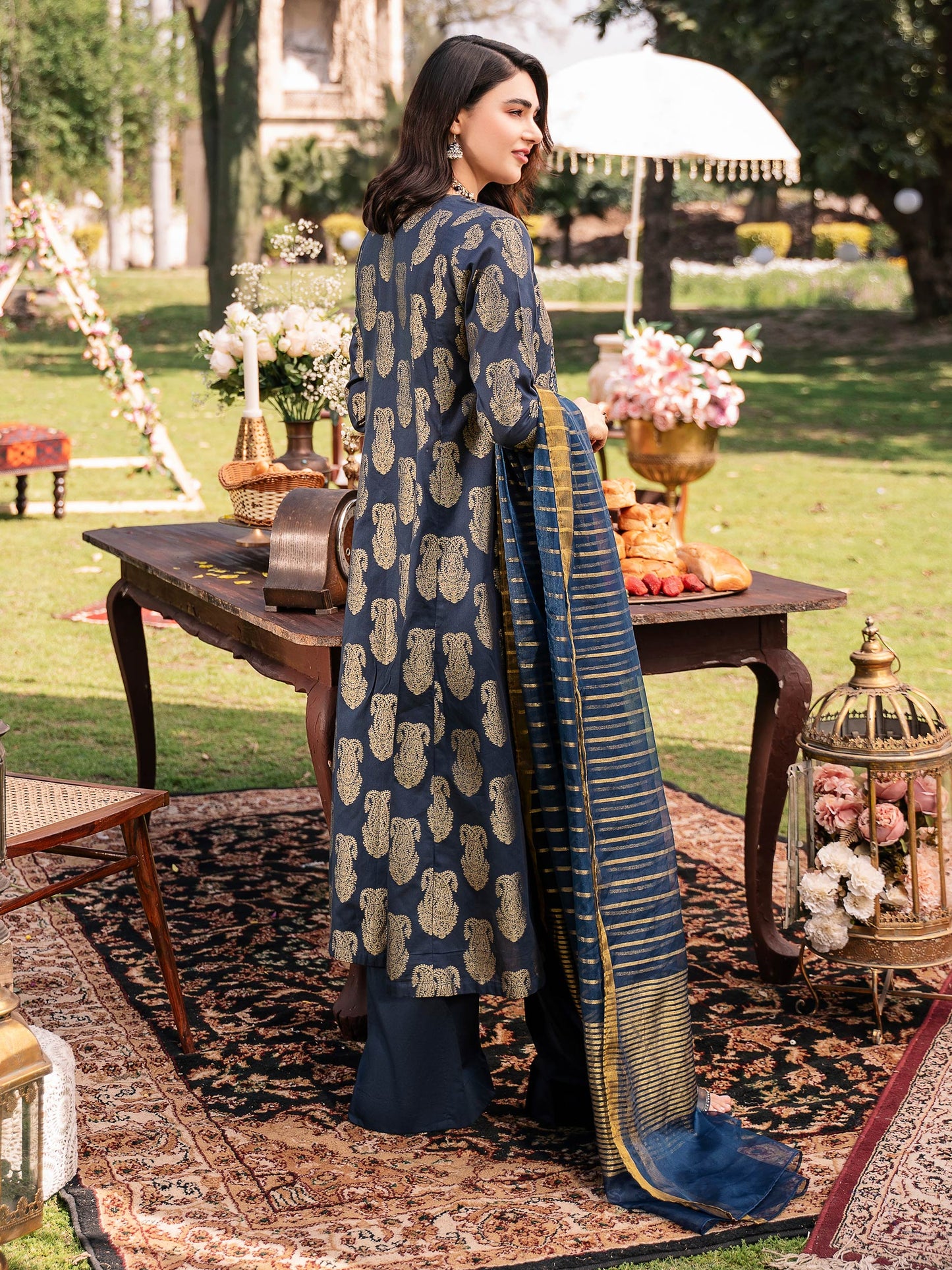 2 Piece Embroidered Jacquard Suit