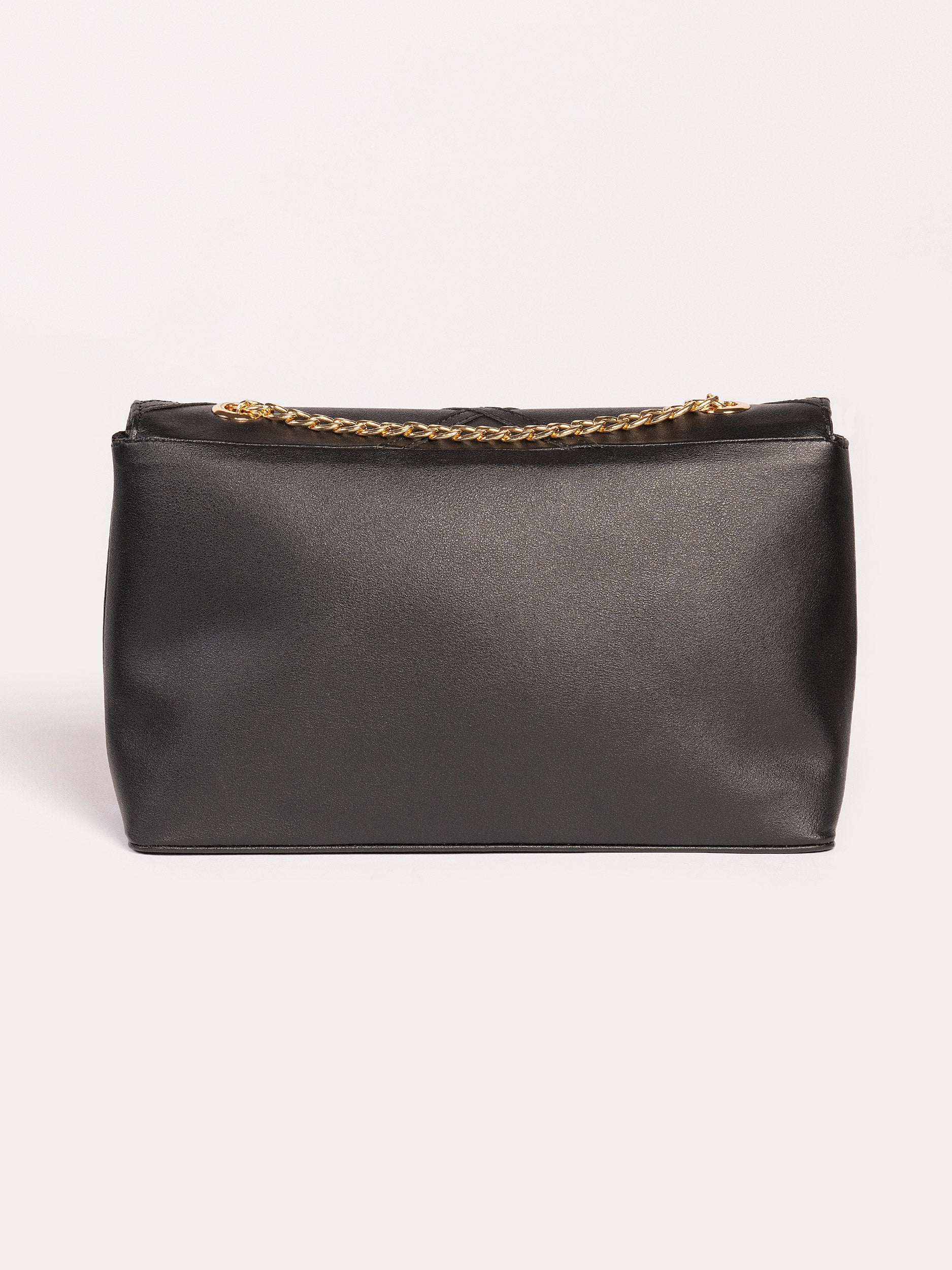 thread-detailing-handbag