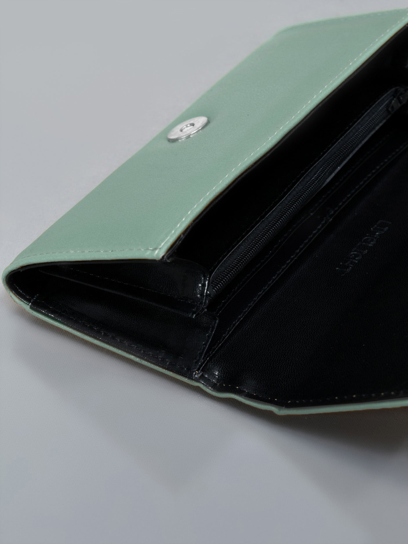 pearl-finish-wallet