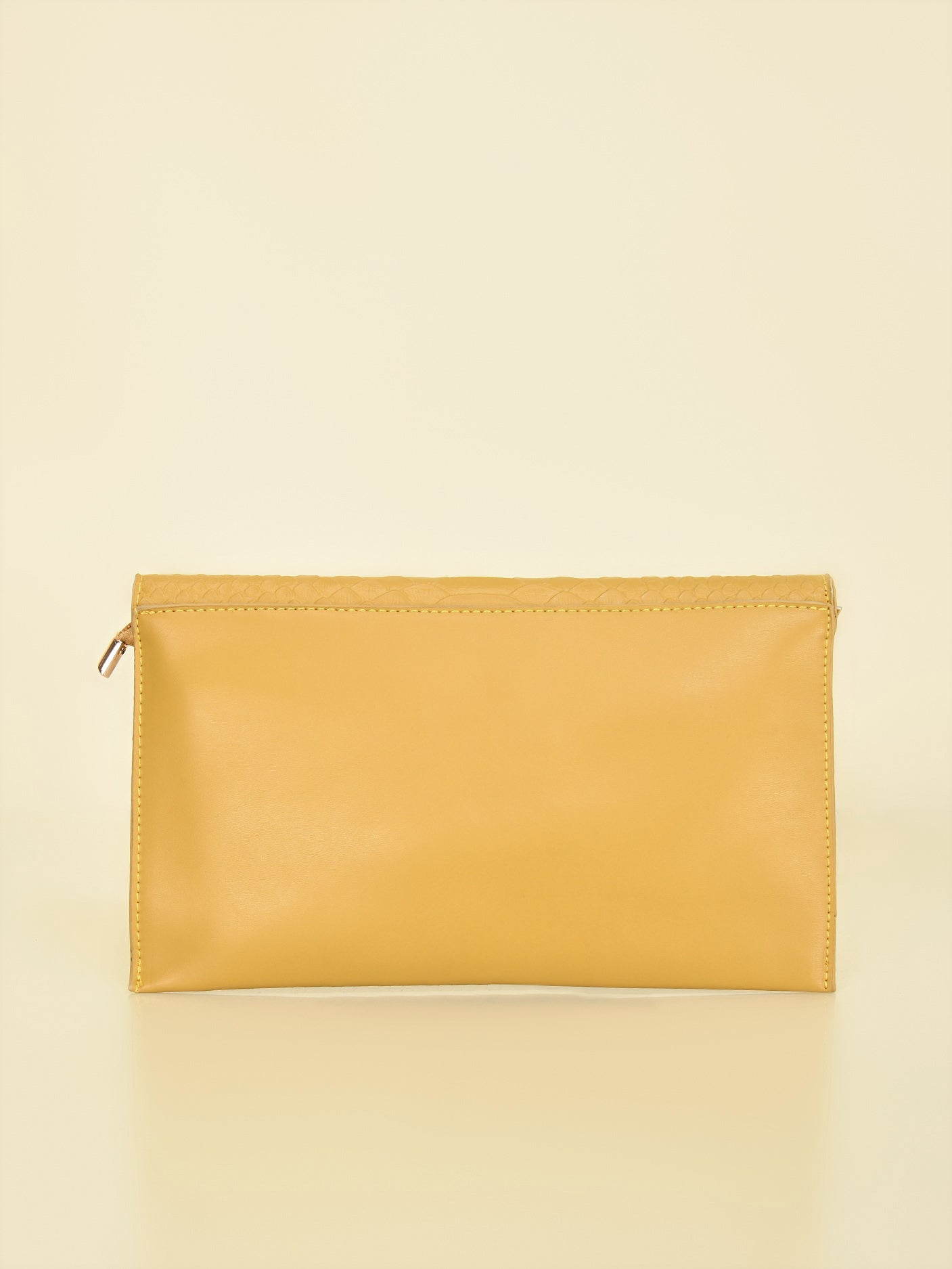 Scale Patterened Clutch