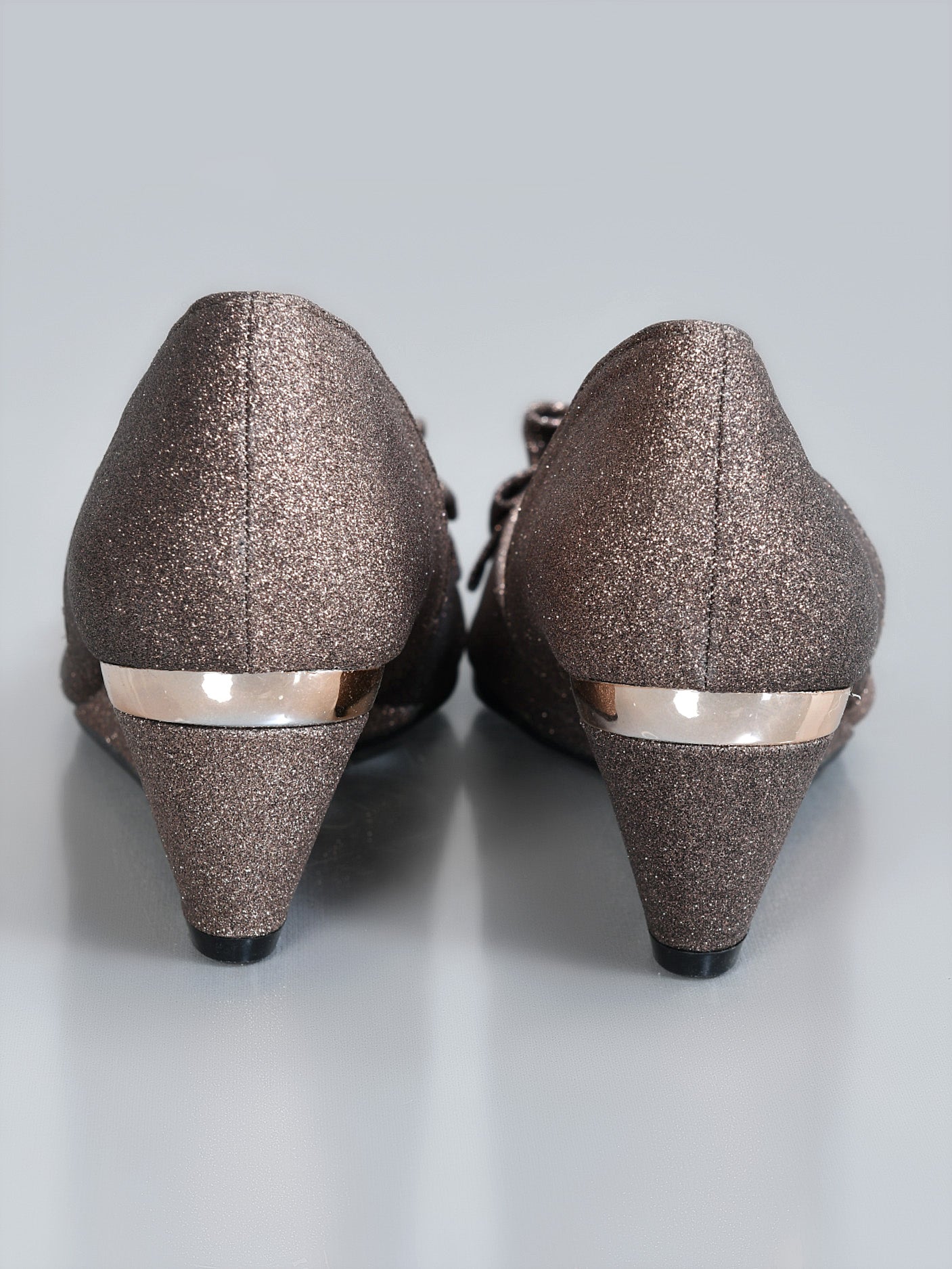 Shimmery Bow Wedges - Bronze