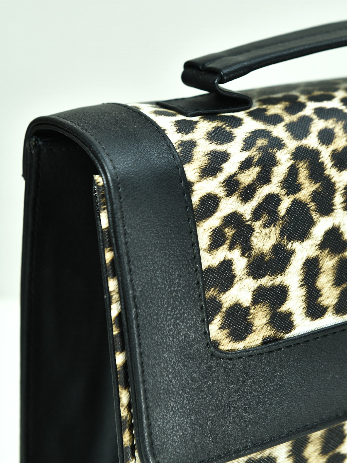 Box Leopard Textured Hand Bag