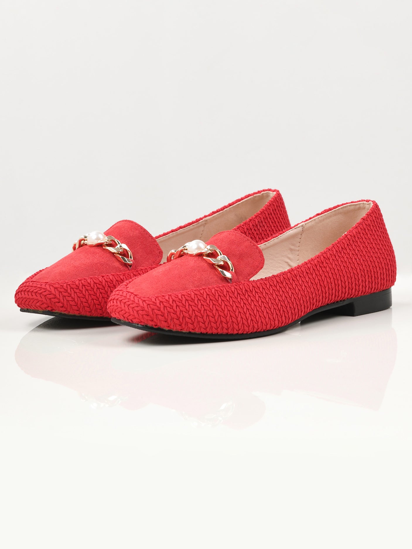 Textured Chain Shoes - Red