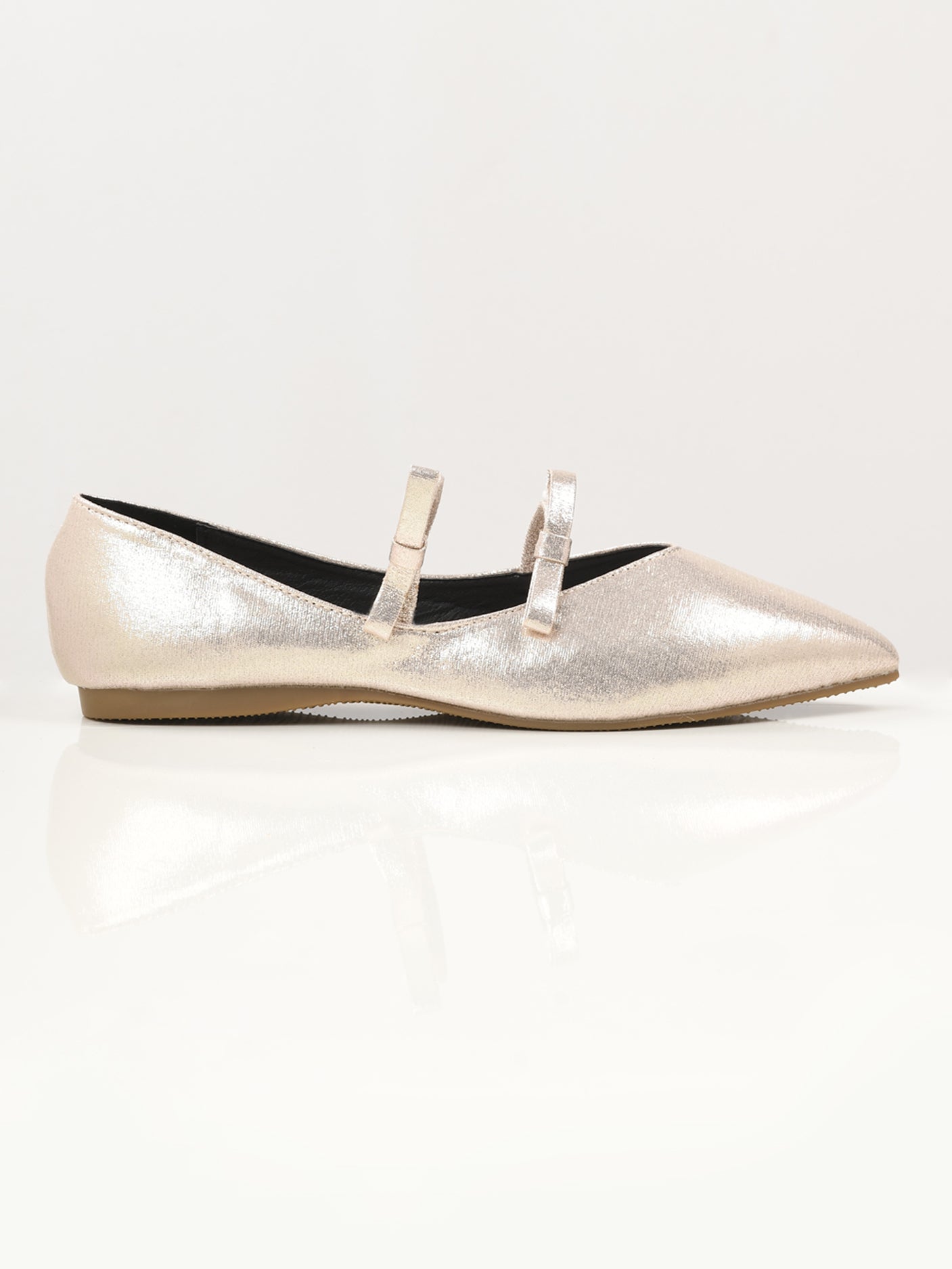 Shiny Pointed Shoes - Light Gold