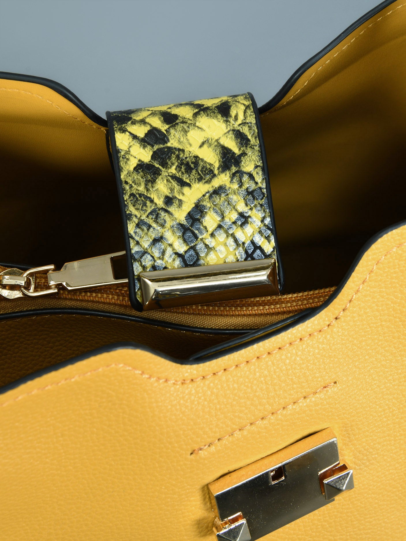 Classic Shoulder Bag