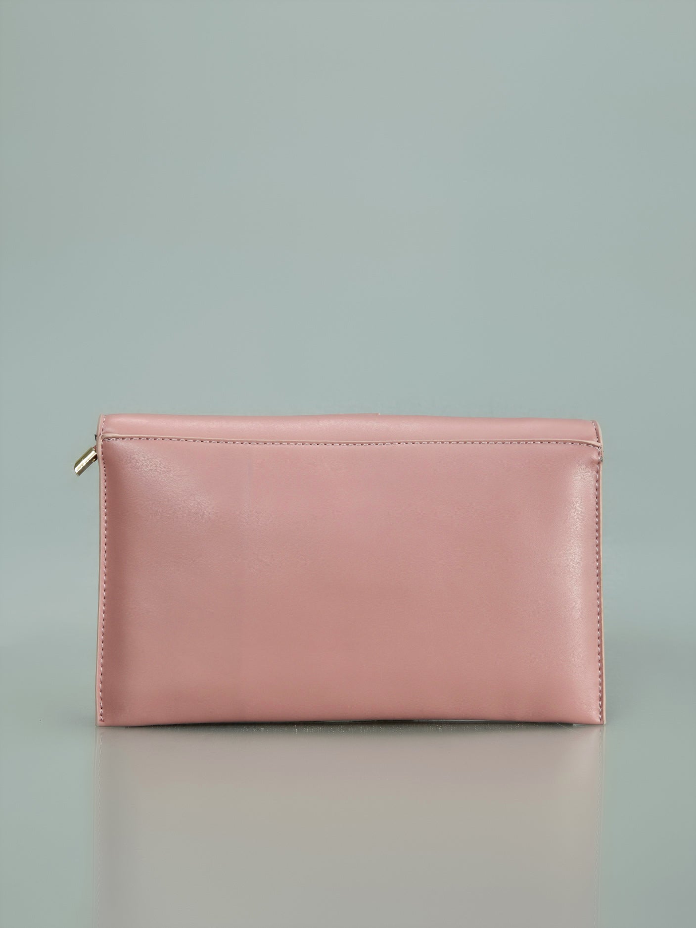 Ring Handle Clutch