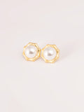 pearl-stud-earrings