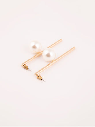 classic-pearl-earrings