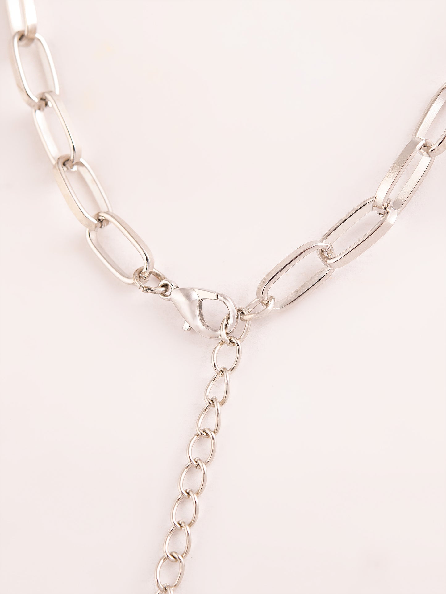 Classic Loop Necklace