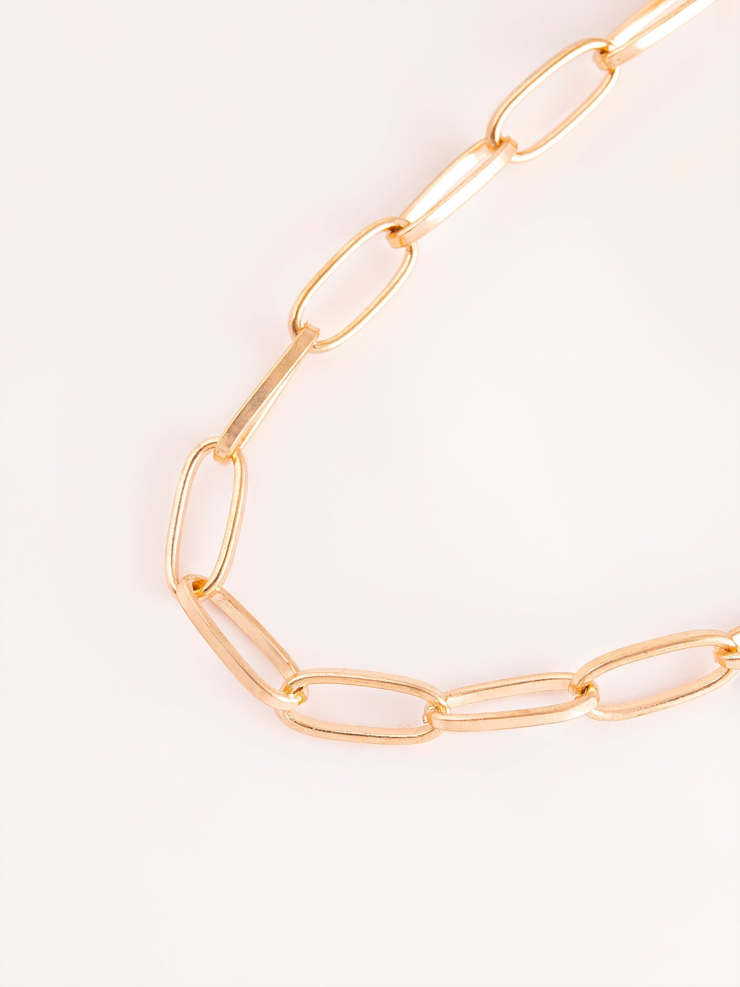 Classic Loop Necklace