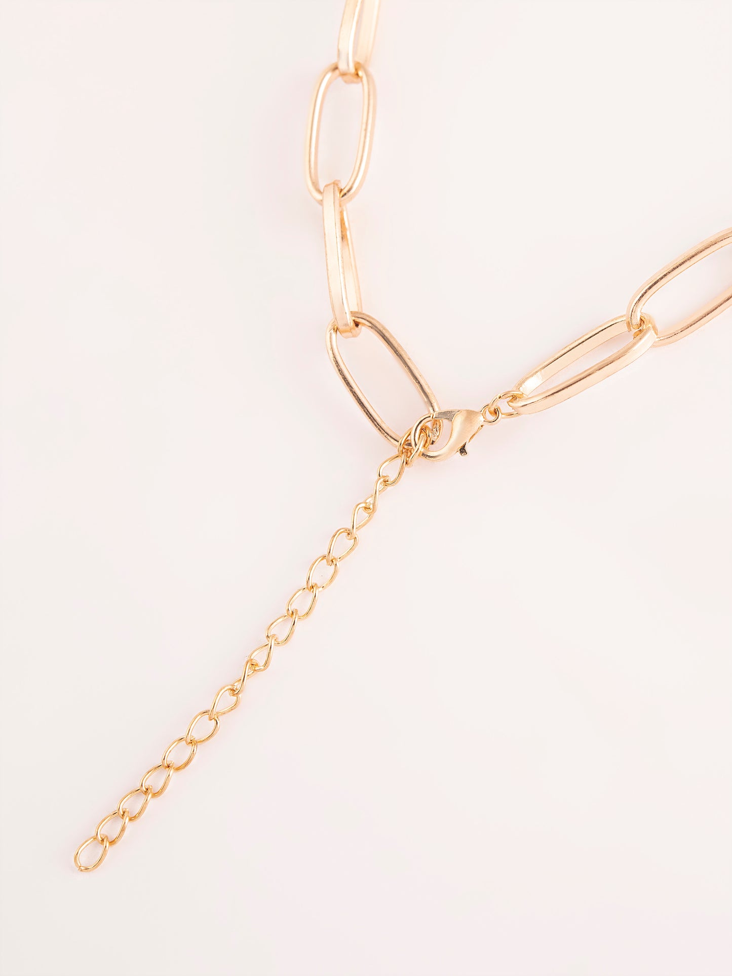 Classic Loop Necklace