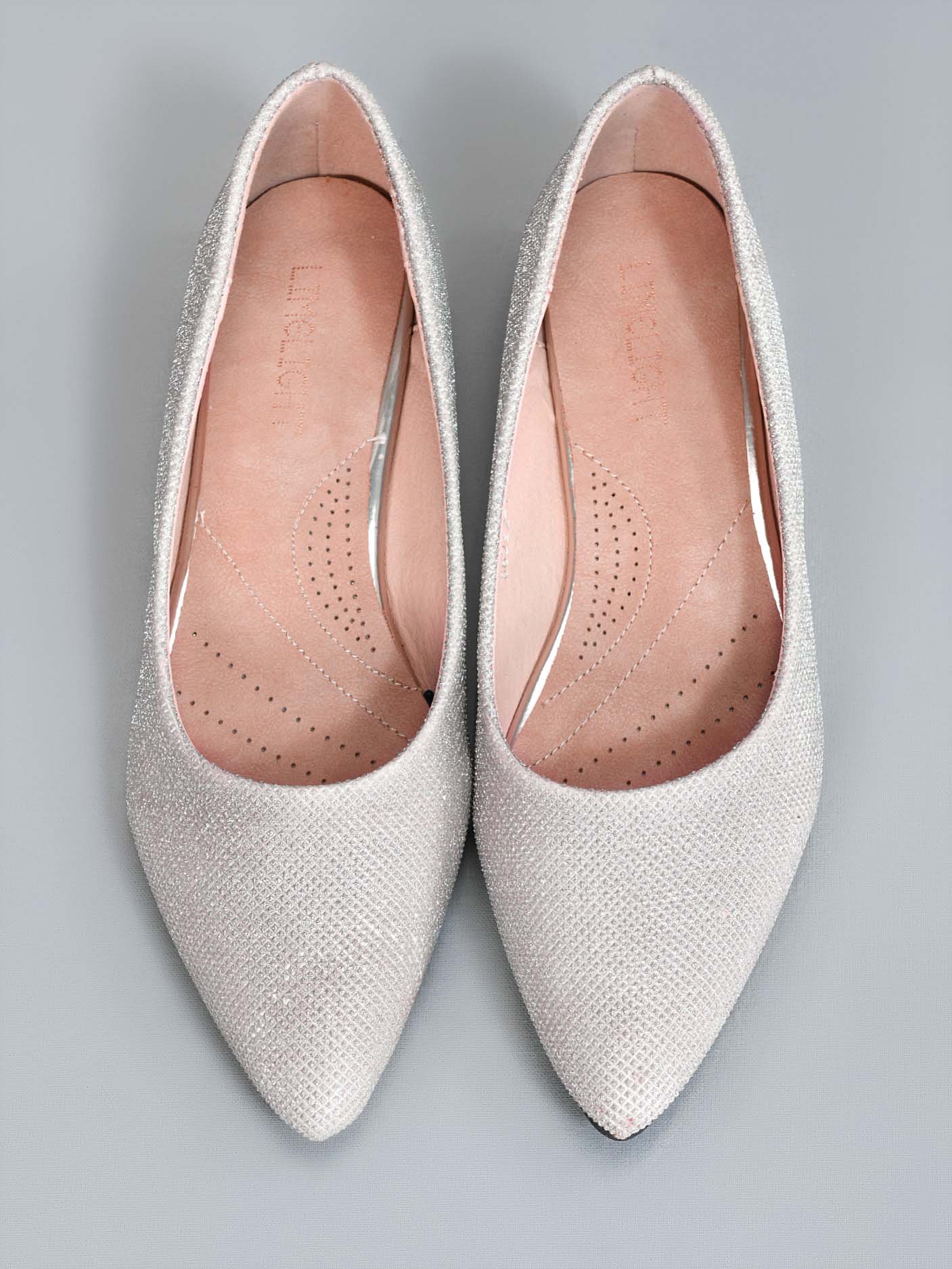 Shimmery Pointed Pumps - Beige