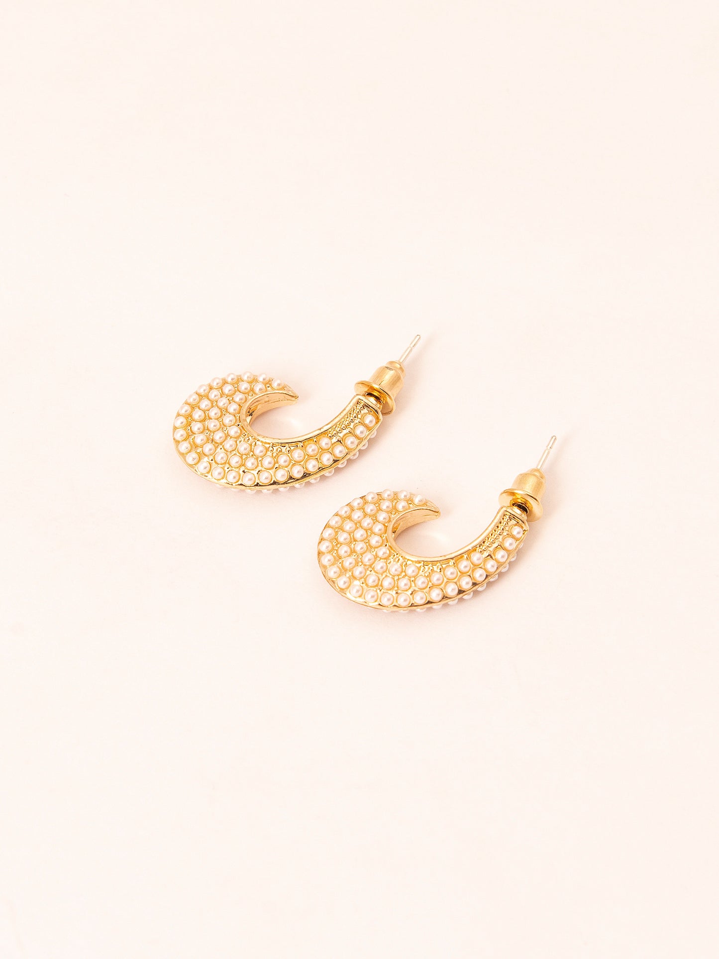 Curvy Pearl Earrings