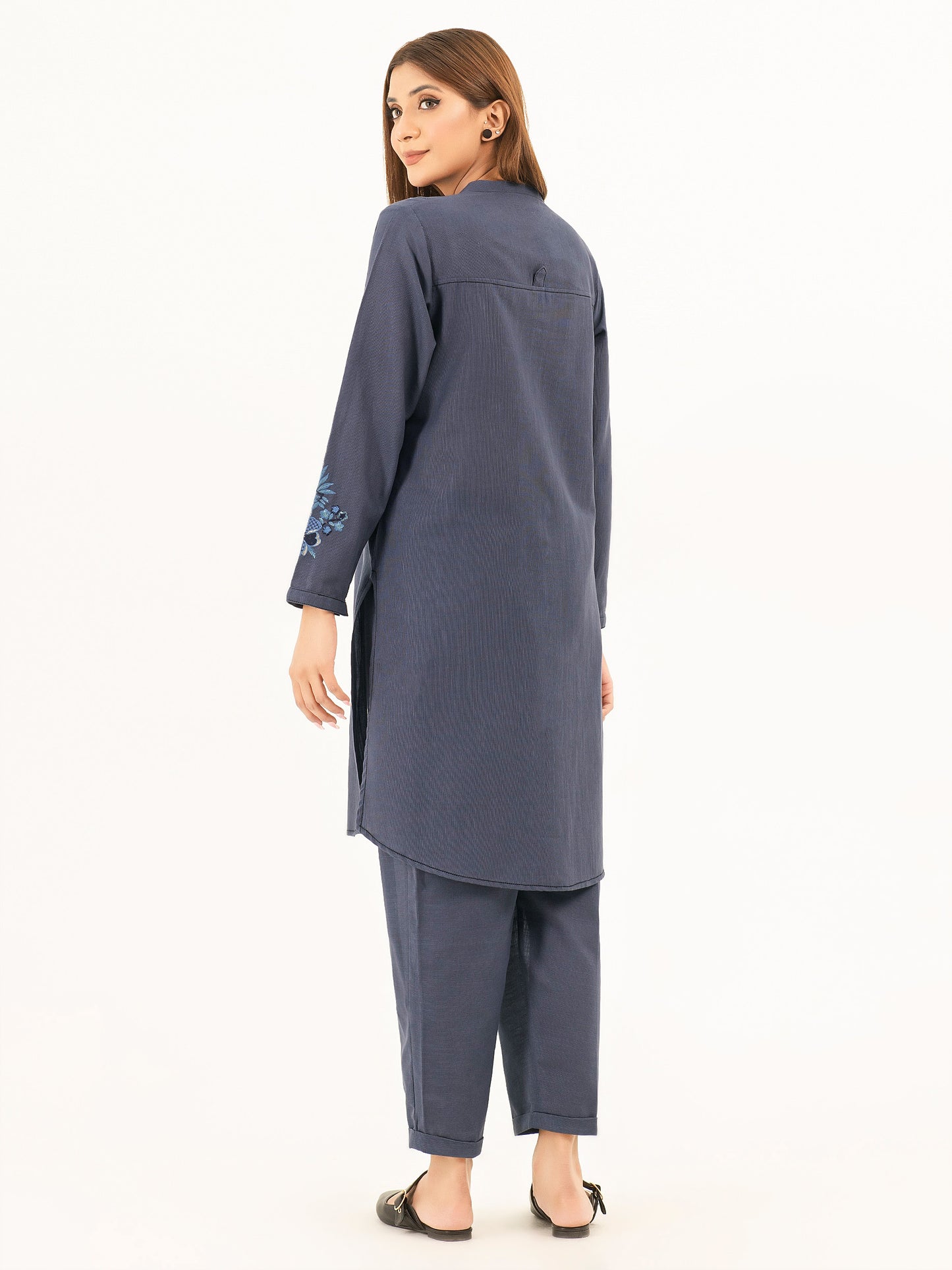 2 Piece Khaddar Suit-Embroidered (Pret)